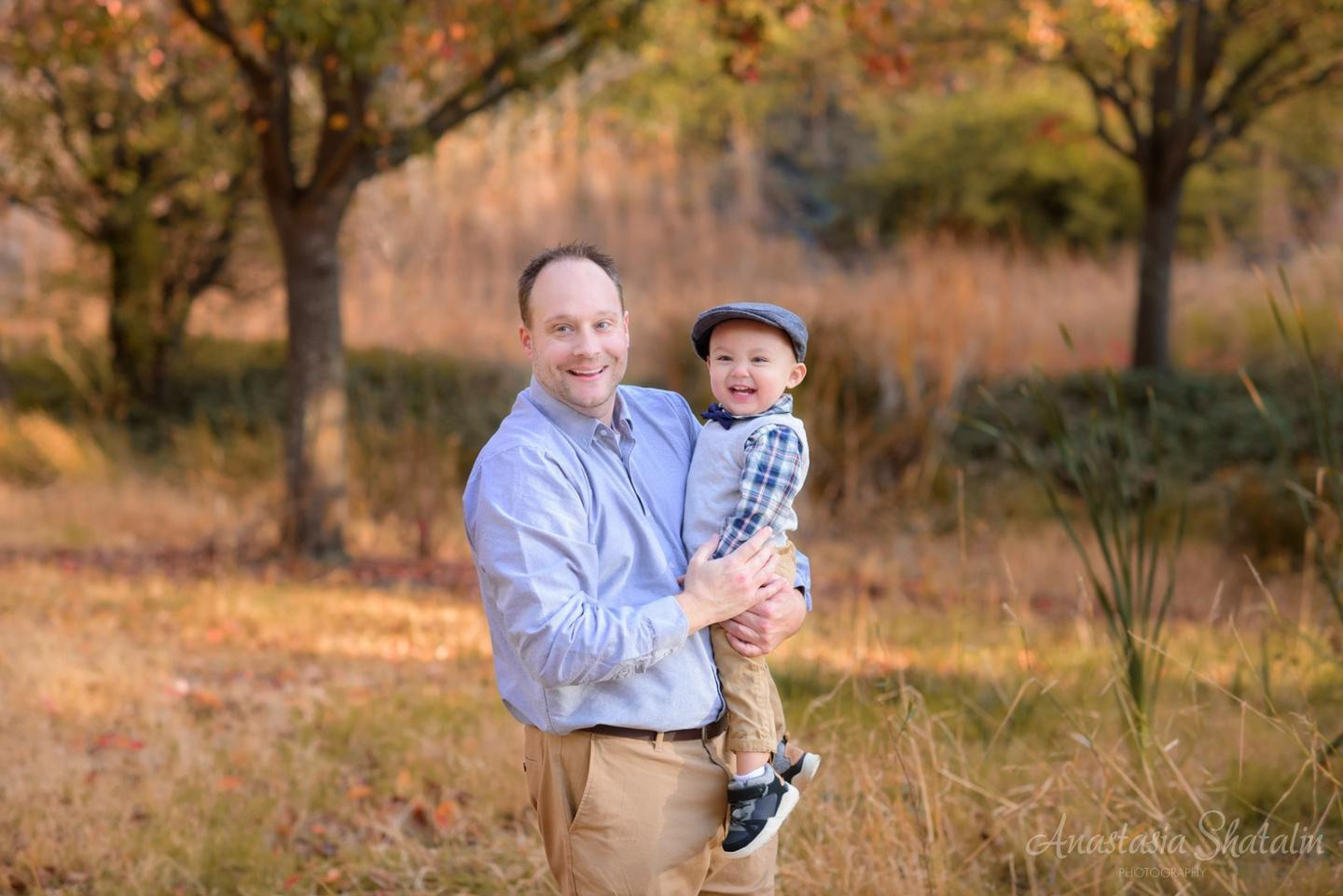 Outdoor fall family photographer Rocklin, CA. Family photographer in Roseville, Rocklin, Folsom, Sacramento