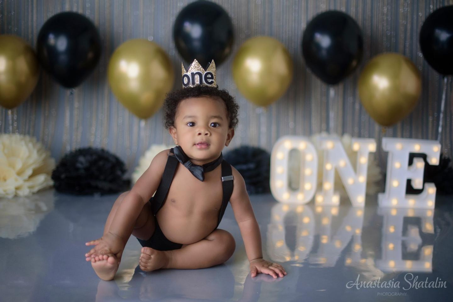 Mr Onederful cake smash 1st birthday photography Rocklin. Family photographer in Roseville, Rocklin, Folsom, Sacramento