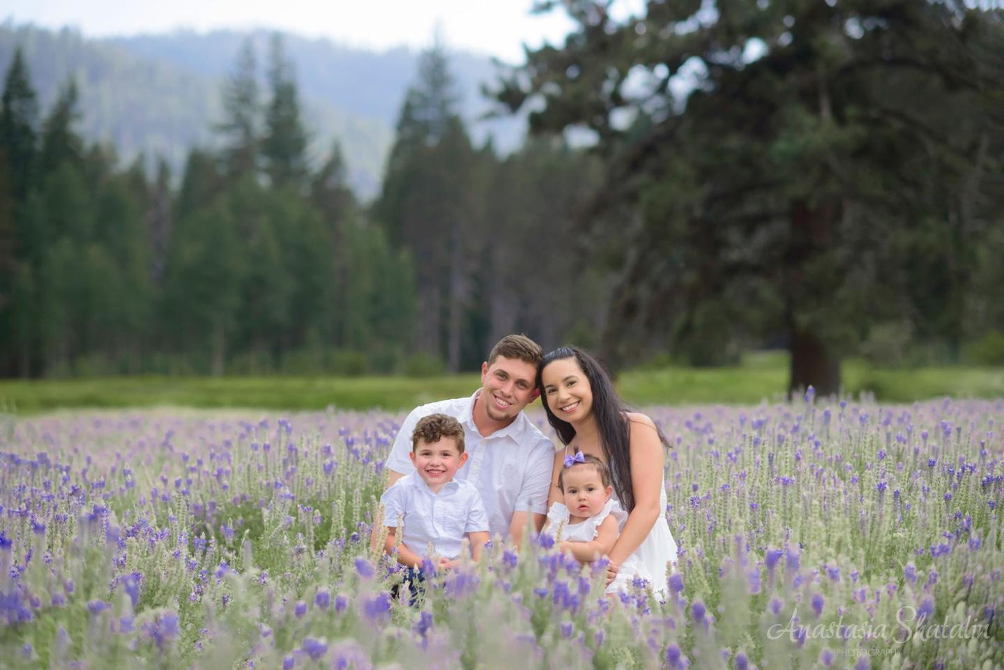 Family outdoor portraits lake Tahoe. Family photographer in Roseville, Rocklin, Folsom, Sacramento
