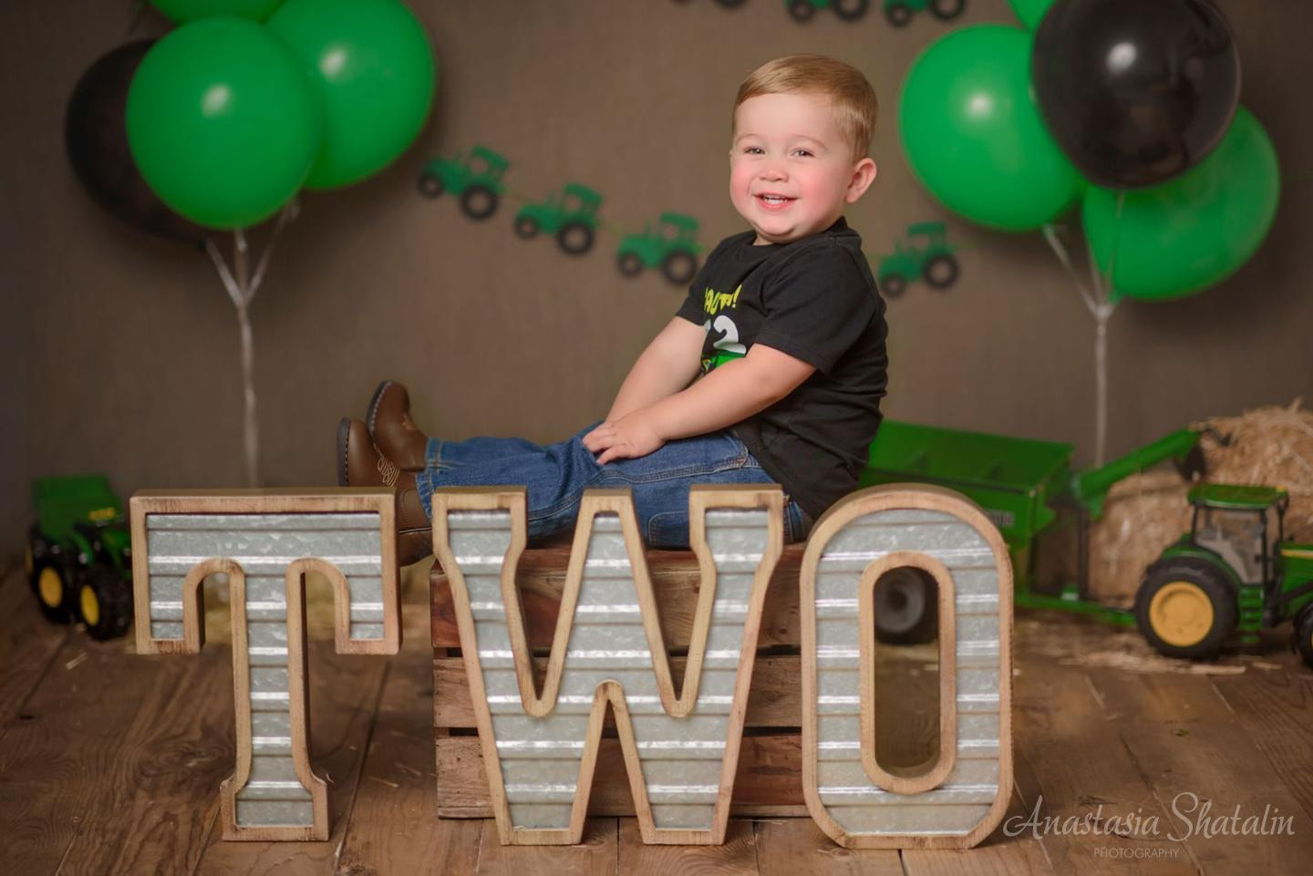 Second birthday photoshoot kids child photographer Roseville, Rocklin. Family photographer in Roseville, Rocklin, Folsom, Sacramento