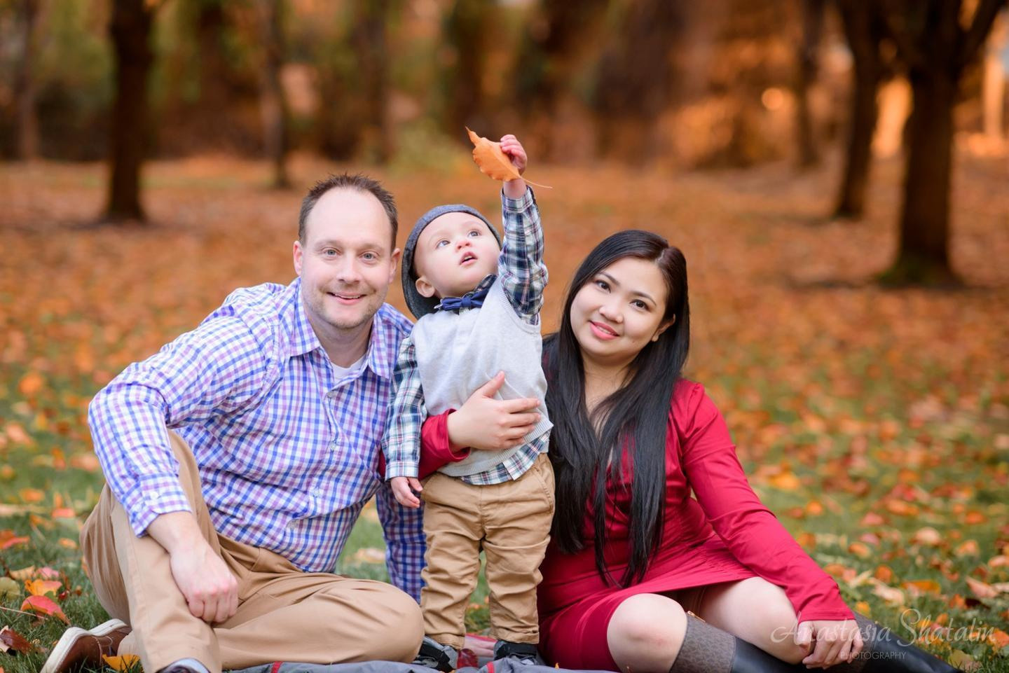 Outdoor fall family photographer Rocklin, CA. Family photographer in Roseville, Rocklin, Folsom, Sacramento