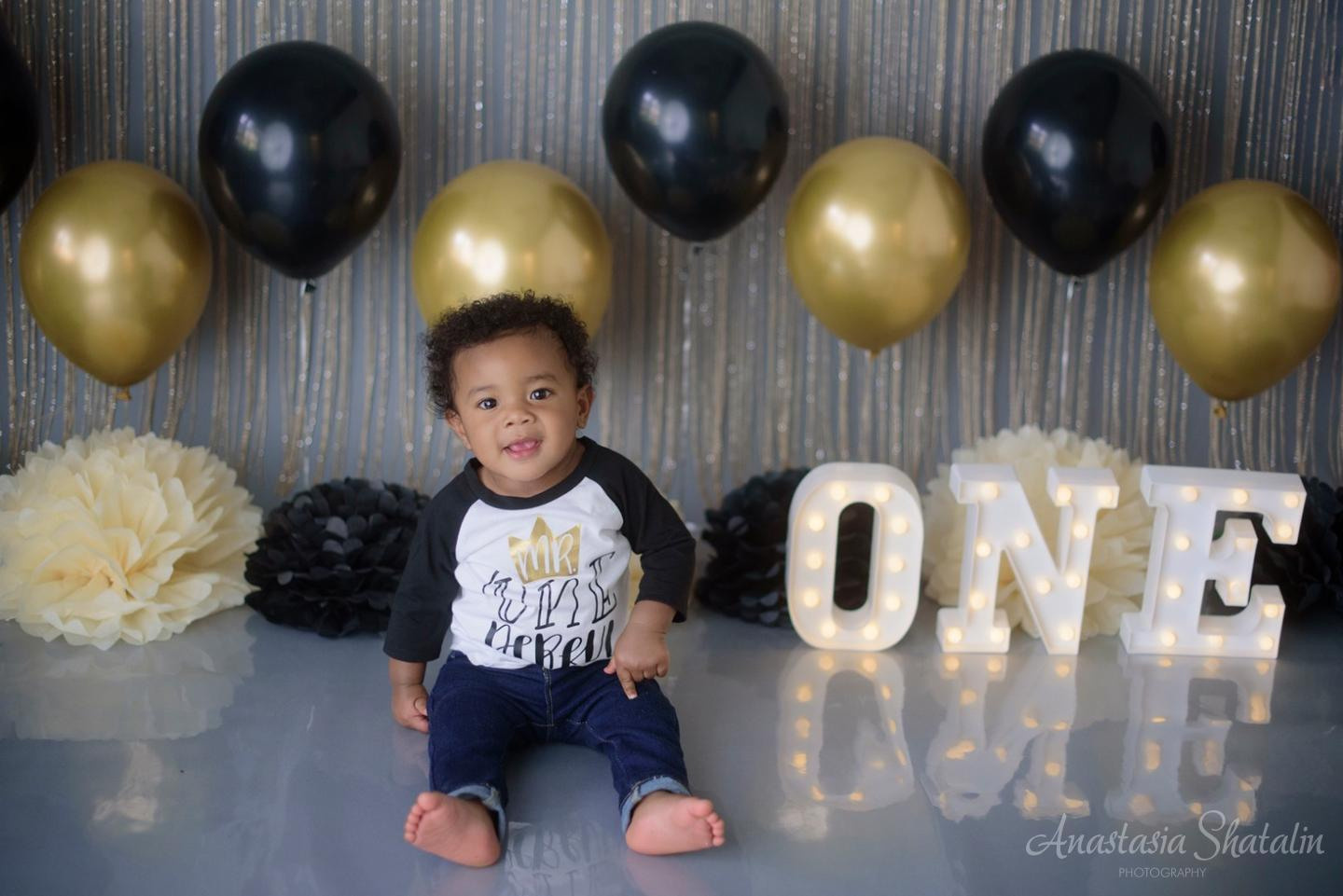 Mr Onederful cake smash 1st birthday photography Rocklin. Family photographer in Roseville, Rocklin, Folsom, Sacramento