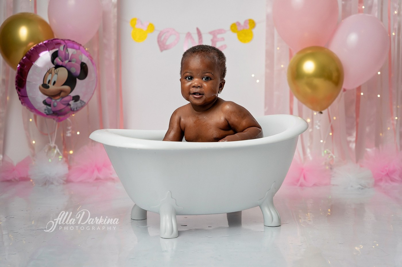 Cake smash session price guide. Newborn and family photographer. Hills District. Sydney