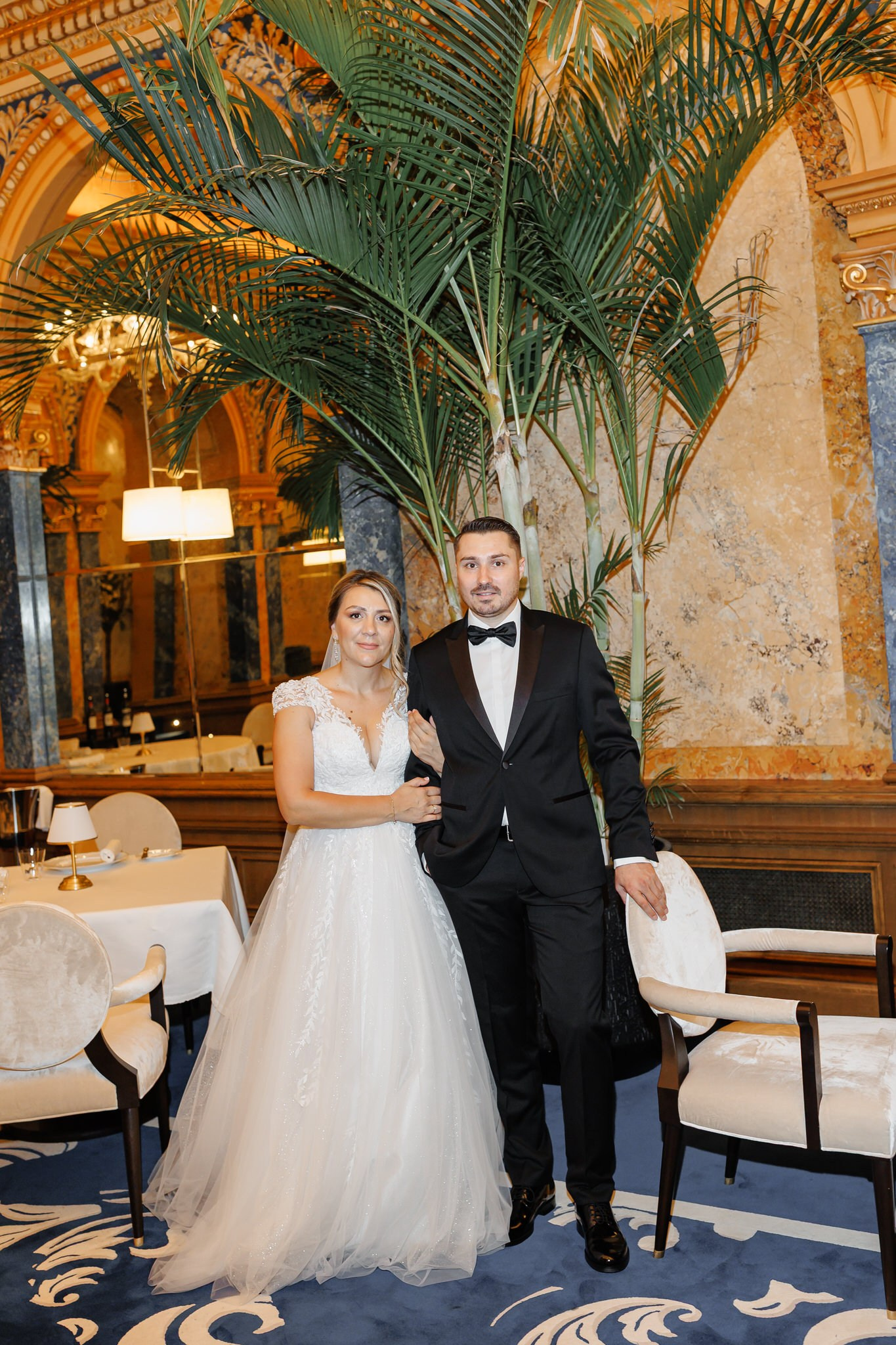 Fotograf cununie în București – pachete flexibile și accesibile. Indiferent dacă ai o cununie restrânsă sau cu mulți invitați, pot adapta pachetul foto în funcție de timp, locație și preferințe. Ofer imagini profesionale care rămân amintiri pentru o viață.