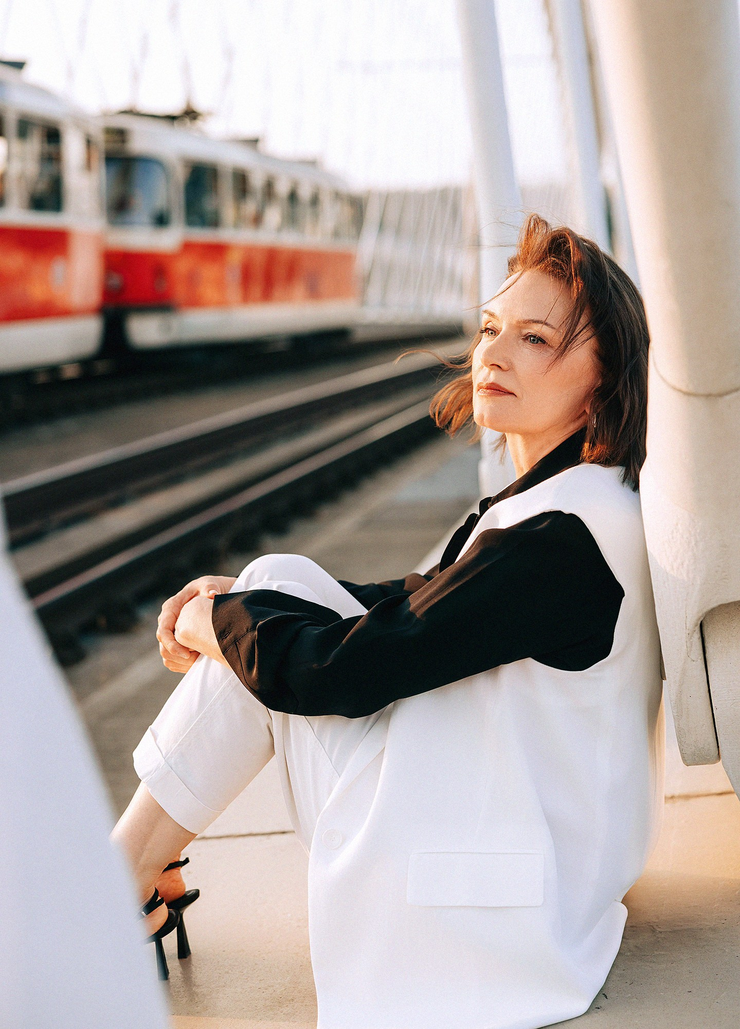 Elena in Troja bridge. Rodinný a svatební fotograf v Praze