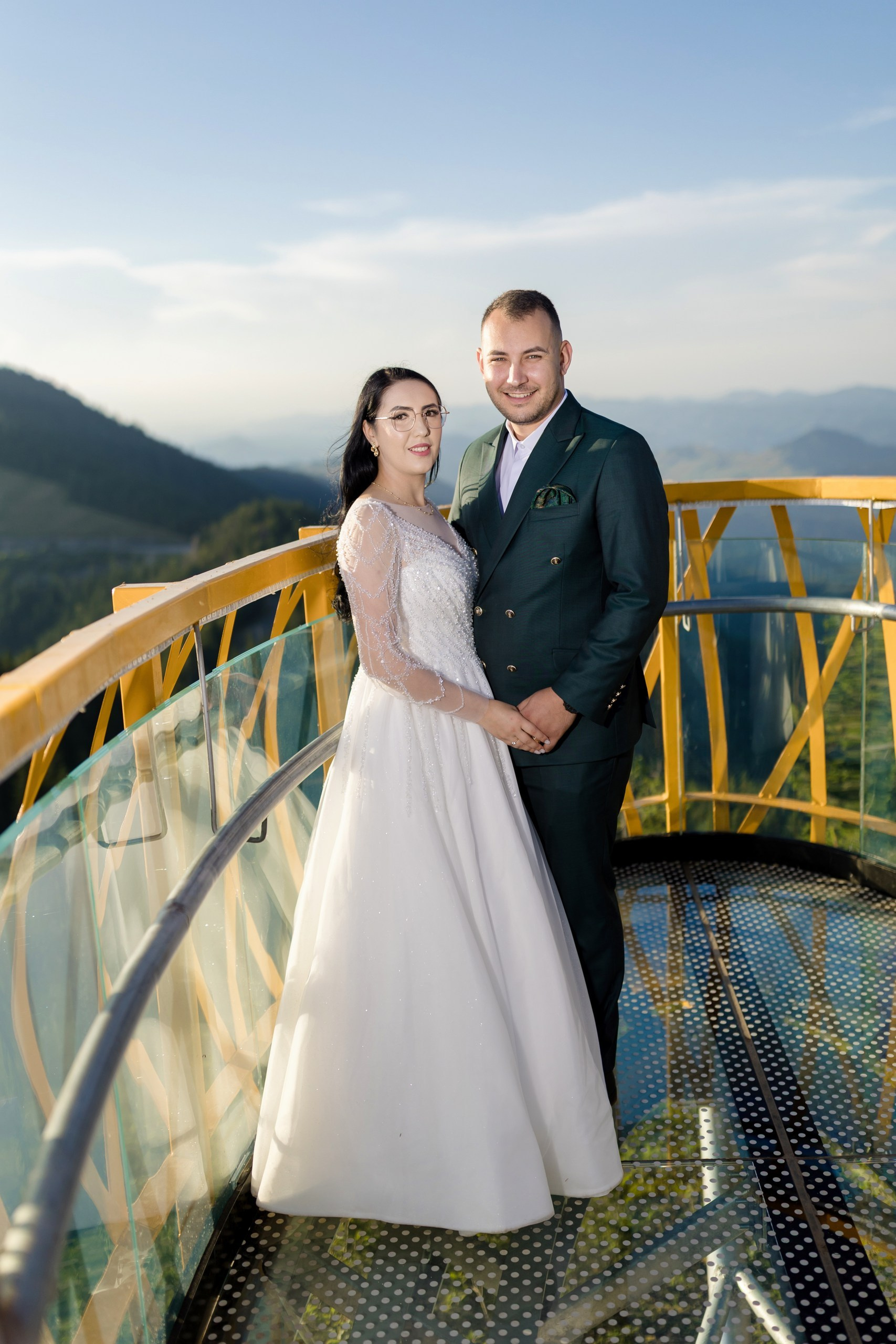 - nunta--fotograf-profesionist-botosani - fotografie-nunta-romantica - imagini-nunta-in-natura-alin-chirila-fotograf - fotografii-cuplu-indragostit-nunta-botosani - sedinta-foto-miri-andrei-iustina-alinofotostudio - amintiri-din-nunta-realizate-de-fotograf-profesionist - povestea-nuntii-andrei-si-iustina-in-imagini-alinofotostudio-fotograf evenimente- evenimente Botoșani -fotograf Suceava - fotograf Iași- servicii foto. servicii foto Botoșani. servicii foto video Botoșani. fotograf nunta. fotograf evenimente. fotograf nunta Botoșani. Alin chirila. Alin chirila fotograf. Alinofotostudio.- servicii foto. servicii foto Botoșani. servicii foto video Botoșani. fotograf nunta. fotograf evenimente. fotograf nunta Botoșani. Alin chirila. Alin chirila fotograf. Alinofotostudio.fotograf stare civilă,poze stare civilă,album foto stare civilă,servicii foto suceava,fotograf evenimente suceava,fotograf nuntă suceava,poze cununie civilă,ședință foto stare civilă,sesiune foto suceava,fotograf profesionist suceava,fotograf botosani,stare civila botosani,alinofotostudio,alin chirila fotograf.servicii foto. servicii foto Botoșani. servicii foto video Botoșani. fotograf nunta. fotograf evenimente. fotograf nunta Botoșani. Alin chirila. Alin chirila fotograf. Alinofotostudio.fotograf stare civilă,poze stare civilă,album foto stare civilă,servicii foto suceava,fotograf evenimente suceava,fotograf nuntă suceava,poze cununie civilă,ședință foto stare civilă,sesiune foto suceava,fotograf profesionist suceava,fotograf botosani,stare civila povestitor prin fotografiebotosani,alinofotostudio,alin chirila fotograf,servicii foto. servicii foto Botoșani. servicii foto video Botoșani. fotograf nunta. fotograf evenimente. fotograf nunta Botoșani. Alin chirila. Alin chirila fotograf. Alinofotostudio.fotograf stare civilă,poze stare civilă,album foto stare civilă,servicii foto suceava,fotograf evenimente suceava,fotograf nuntă suceava,poze cununie civilă,ședință foto stare civilă,sesiune foto suceava,fotograf profesionist suceava,fotograf botosani,stare civila botosani,alinofotostudio,alin chirila fotograf,cununie religioasă botoșani,andreea și neculai,capela militară botoșani,foto conacul zăicești,fotograf nuntă botoșani,fotograf cununie religioasă,foto evenimente botoșani,poze cununie capela militară,ședință foto zăicești,fotograf profesionist botoșaniMire și mireasă – Sergiu & Liliana – ziua nunții, 2024 - Emoții în ziua nunții – Sergiu și Liliana - Dansul mirilor – fotografie artistică nuntă 2024 - Sedinta foto romantică în natură – Sergiu & Liliana - Rochia de mireasă și detalii de nuntă elegan-Album de cununie civilă Florin și Anda – Fotografii profesionale realizate de Alin Chirilă în Botoșani -fotograf prin fotografie-Ședință foto Trash the Dress pe muntele Rarău cu Iulian și Iuliana – fotografie de cuplu, natură montană, emoție autentică surprinsă de Alin Chirilă, povestitor prin fotografie.- "Iulian și Iuliana pe crestele Rarăului – fotografie Trash the Dress în natură" - "Cuplu îmbrățișat la apus pe muntele Rarău – ședință foto după nuntă" - "Rochie de mireasă în vânt pe munte – Trash the Dress Rarău-1. Iulian și Iuliana pe muntele Rarău – ședință foto Trash the Dress în natură, cu peisaj montan spectaculos 2. Cuplu în îmbrățișare pe Rarău – emoție autentică surprinsă după nuntă 3. Rochie de mireasă în bătaia vântului – fotografie artistică Trash the Dress în munți 4. Mire și mireasă privind spre orizont – dragoste și libertate pe muntele Rarău 5. Iuliana zâmbind în rochia de mireasă – portret în natură, Trash the Dress 6. Iulian ținându-și mireasa de mână – ședință foto romantică pe munte 7. Detaliu cu rochia pe stâncă – estetică naturală Trash the Dress Rarău 8. Cuplu în mers pe poteca Rarăului – fotografie simbolică de după nuntă 9. Apus de soare pe Rarău în spatele mirilor – imagine de poveste Trash the Dress 10. Iulian și Iuliana râzând împreună – momente autentice surprinse de Alin Chirilă, povestitor prin fotografie