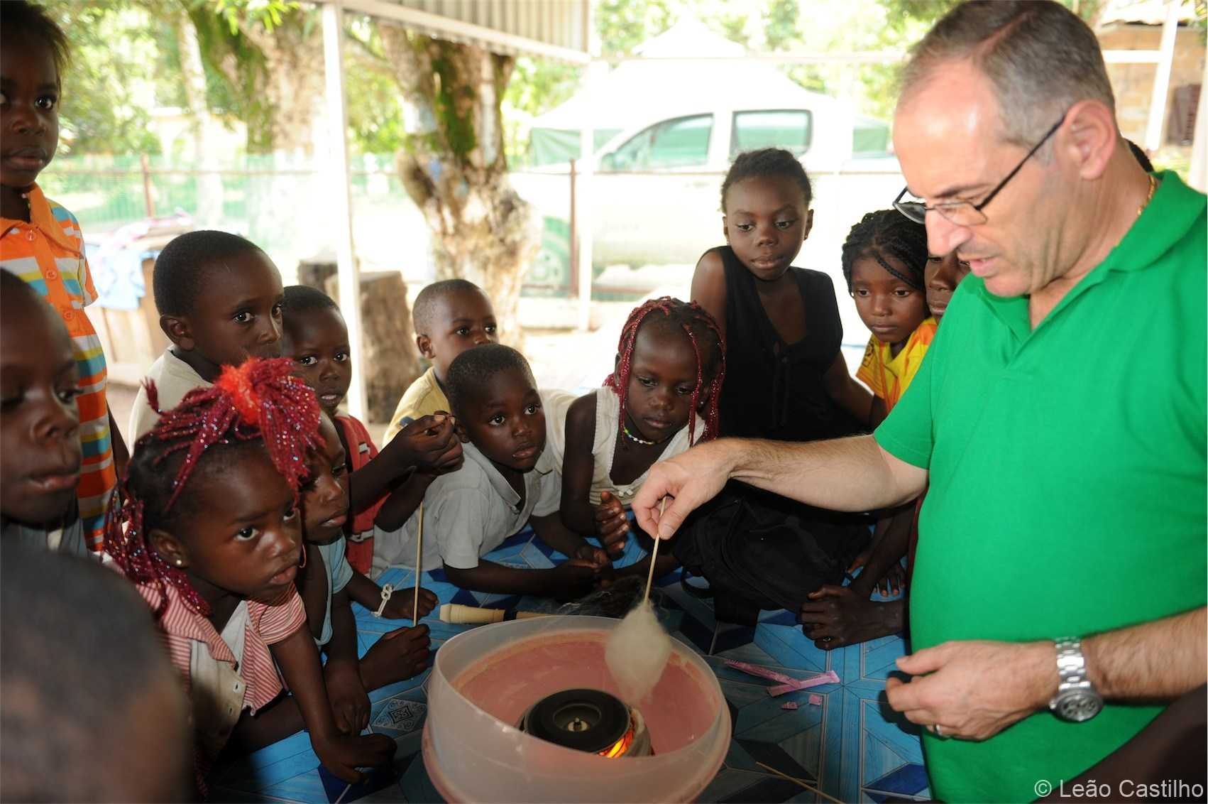 Photos of volunteer work in Congo. Simbahalu