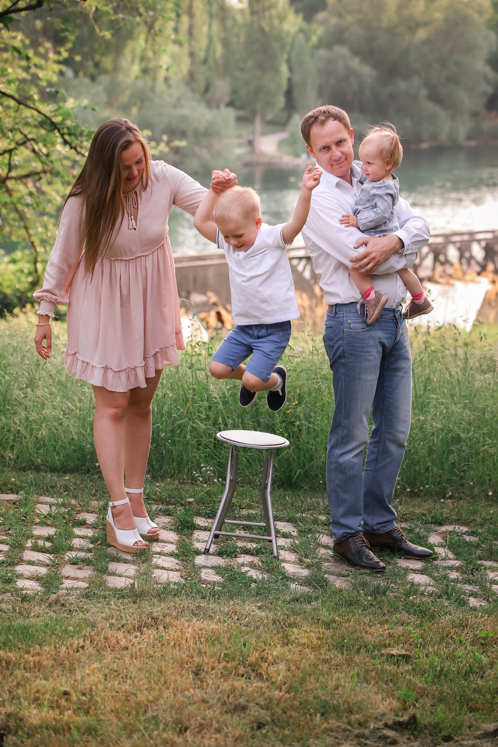 Familienfotoshooting Seepark. Fotograf in Freiburg, Meerim Kaufmann