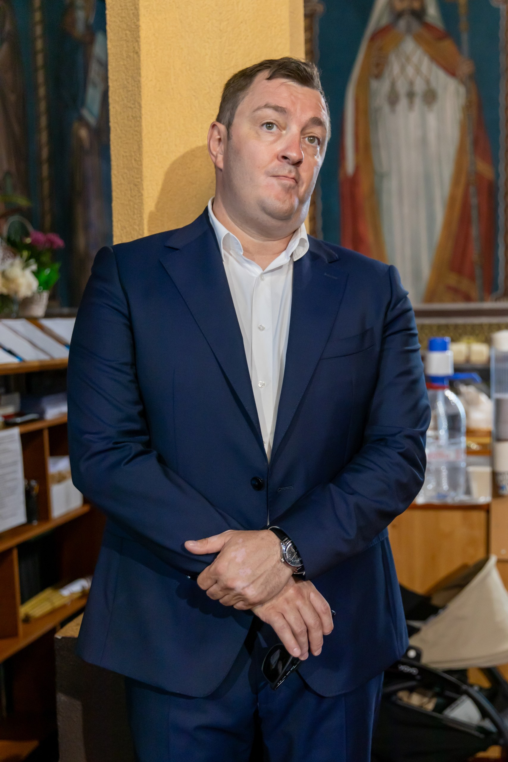 fotograf botez , fotografie botez Botoșani, fotograf Alin Chirilă, amintiri botez, fotografii botez, botez Miruna Parascheva, fotograf copii, fotografie botez în Botoșani-alt="botez , fotografie botez Alin Chirilă, amintiri botez, fotografii emoționante botez Botoșani"-- fotografii-botez-bebelus- amintiri-botez-micuț- moment-sfânt-crestinare- fotografie-emotionanta-botez- detalii-botez-bebelusi- parinti-fericiti-la-botez- fotograf-botez-profesionist- botez-in-biserica-ortodoxa- micuț-botezat-cu-emoție- zâmbete-și-lacrimi-la-botez- bebeluș-la-cristelniță- decor-botez-colorat- botez-cu-dragoste-și-credință- emotie-pura-la-botez- fotograf-botez-botosani- botez-iasi-suceava-fotograf- amintiri-nepretuite-botez-- Preotul ținându-l pe micuțul Mathias Gabriel la botez, în biserica Înălțarea Domnului, Copălău - Detalii de la botezul lui Mathias – lumânare, trusou și icoană - Familia lui Mathias Gabriel alături de micuț, în ziua botezului - Portret emoționant cu mama și bebelușul în brațe, în biserică,fotograf profesionist evenimente Botoșani, Iași, Suceava, Fălticeni, Bacău, Pașcani, Roman - AlinoFotoStudio by Alin Chirilă - servicii foto nuntă, botez, cununie, ședințe foto creative, albume personalizate, fotografii emoționante și calitative pentru cele mai importante momente din viață,fotograf nuntă Botoșani Alin Chirilă, ședință foto botez Iași - AlinoFotoStudio, servicii fotograf profesionist evenimente Suceava, fotograf cununie civilă Fălticeni - Alin Chirilă, album foto nuntă personalizat Bacău.“Bebeluș botezat în biserică, ținut în brațe de nași” • “Detaliu cu lumânarea de botez decorată cu flori albe” • “Părinți emoționați alături de copilul lor la ceremonia de botez” • “Masa festivă de botez cu decor tematic și tort personalizat” • “Momentul în care preotul toarnă apă sfințită pe fruntea bebelușului” “Bebeluș în rochie albă de botez, zâmbind în brațele mamei” • “Detaliu cu cruciulița de botez așezată pe o pernă de satin” • “Părinți și nași aprinzând lumânările în timpul ceremoniei de botez” • “Tort de botez decorat cu figurine tematice și numele copilului” • “Copil botezat dormind liniștit în pătuțul decorat festiv” • “Momentul în care preotul binecuvântează copilul în fața altarului” • “Invitați adunându-se în jurul mesei festive la petrecerea de botez” • “Bebeluș ținând în mână o jucărie personalizată primită la botez” • “Familie fericită pozând împreună după ceremonia de botez” • “Decor tematic cu baloane și flori la locația petrecerii de botez” fotograf Botoșani fotograf evenimente fotograf botez Alin Chirila fotograf alinofotostudio.fotograf botez Amelis Maria, fotografie botez Botoșani, fotograf Alin Chirilă, amintiri botez, fotografii botez, botez Amelis Maria, fotograf copii, fotografie botez în Botoșani,