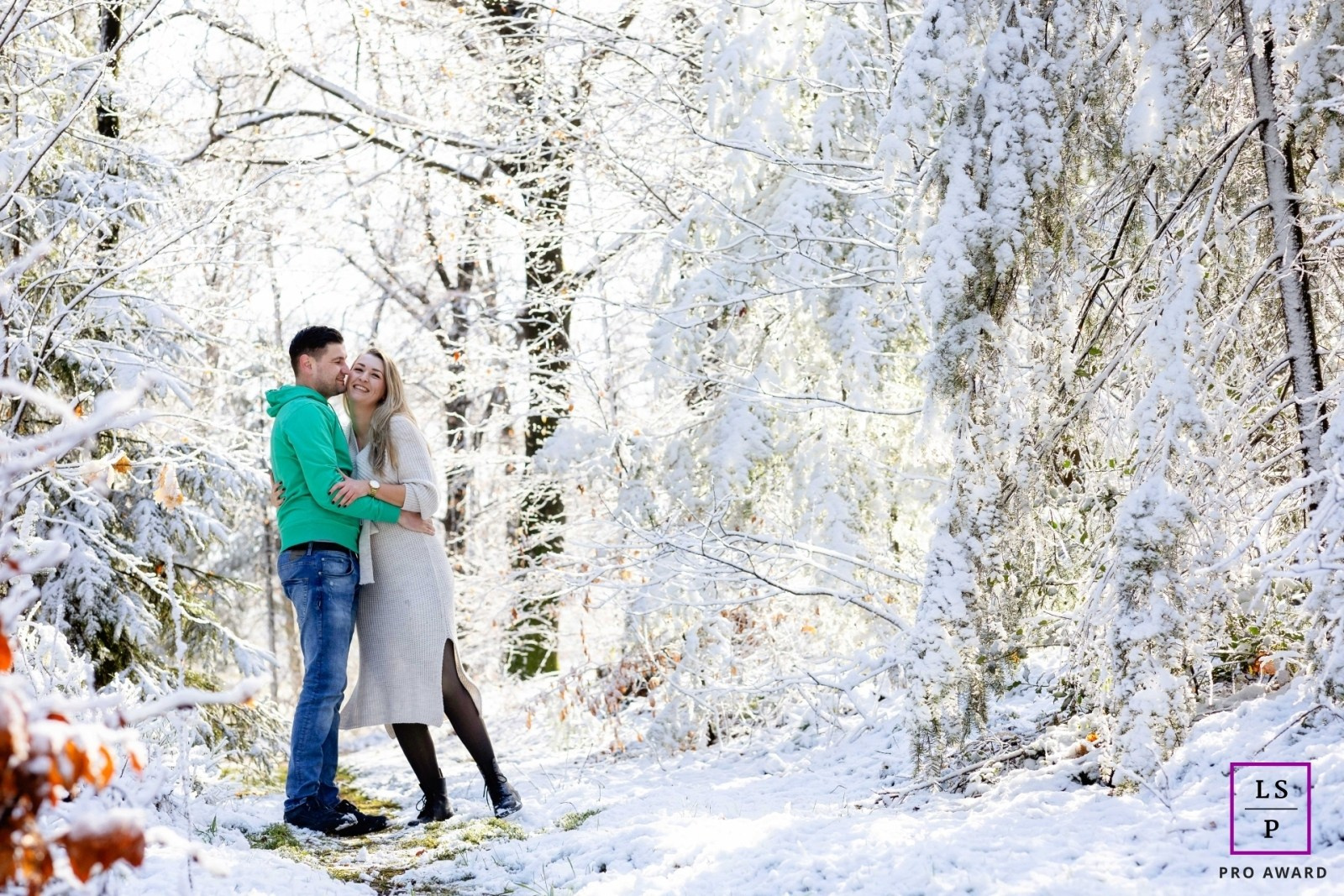 Winter koppel foto. Fotograaf Irina Hoek.