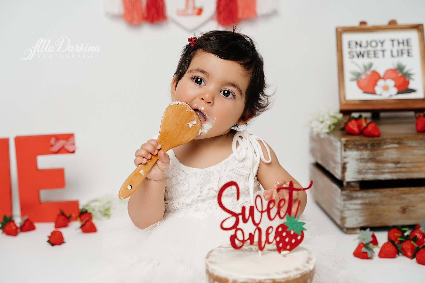 Cake smash session price guide. Newborn and family photographer. Hills District. Sydney