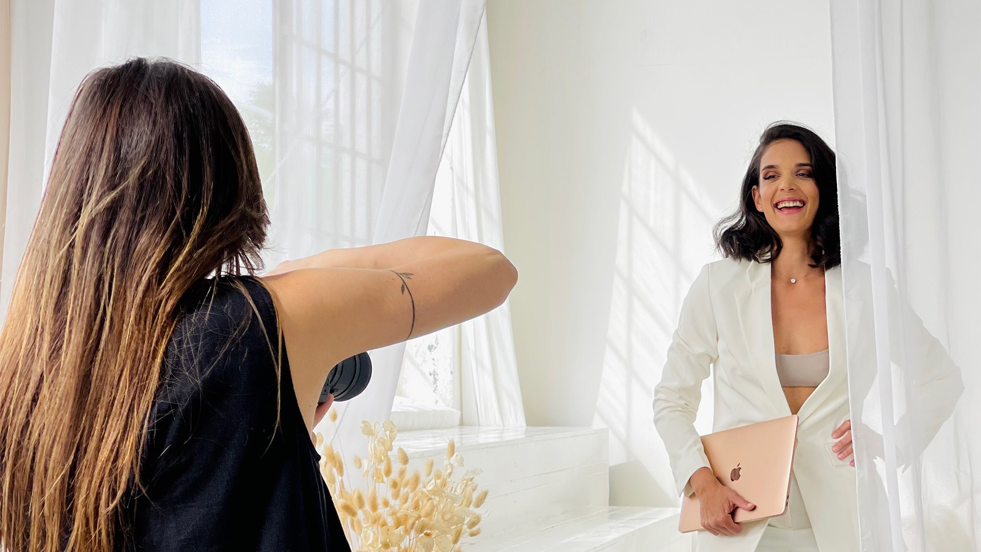 WORKSHOPS. Dana Lišková — Empathetic Photographer | Introspective Artist |Neurodivergent Coach | Founder of Artepy.cz