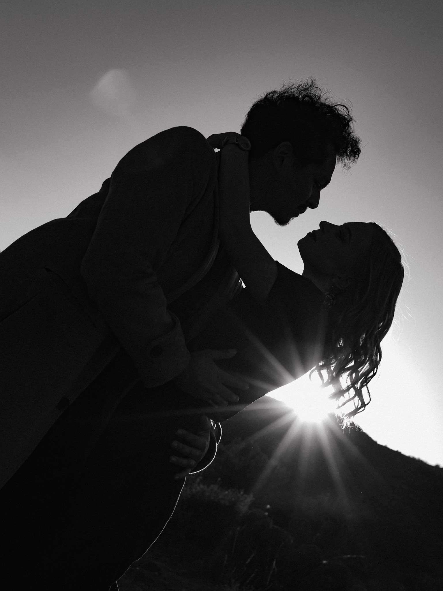 couple photoshoot sunset light