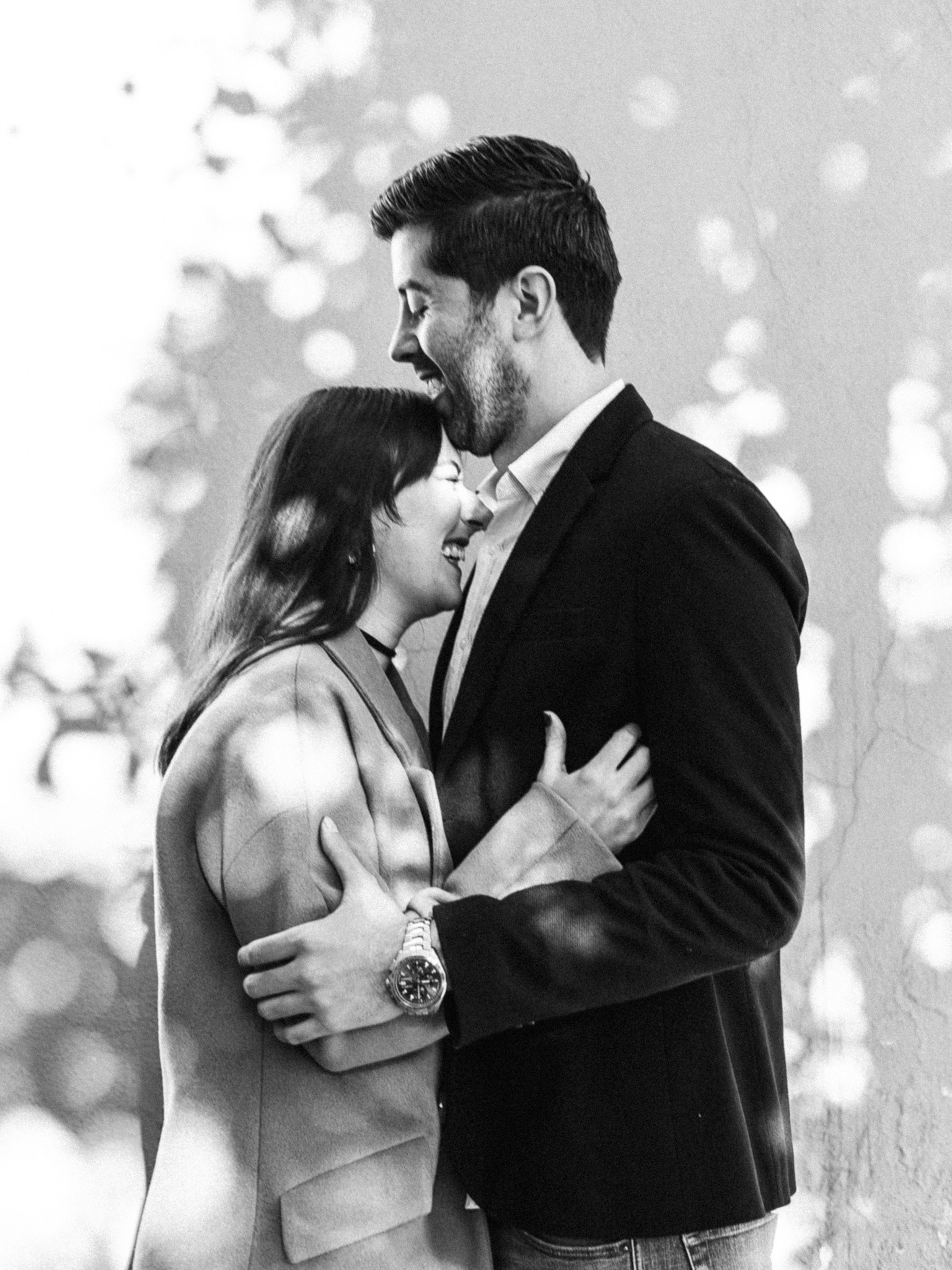 couple photo love story in the city outdoors b&w