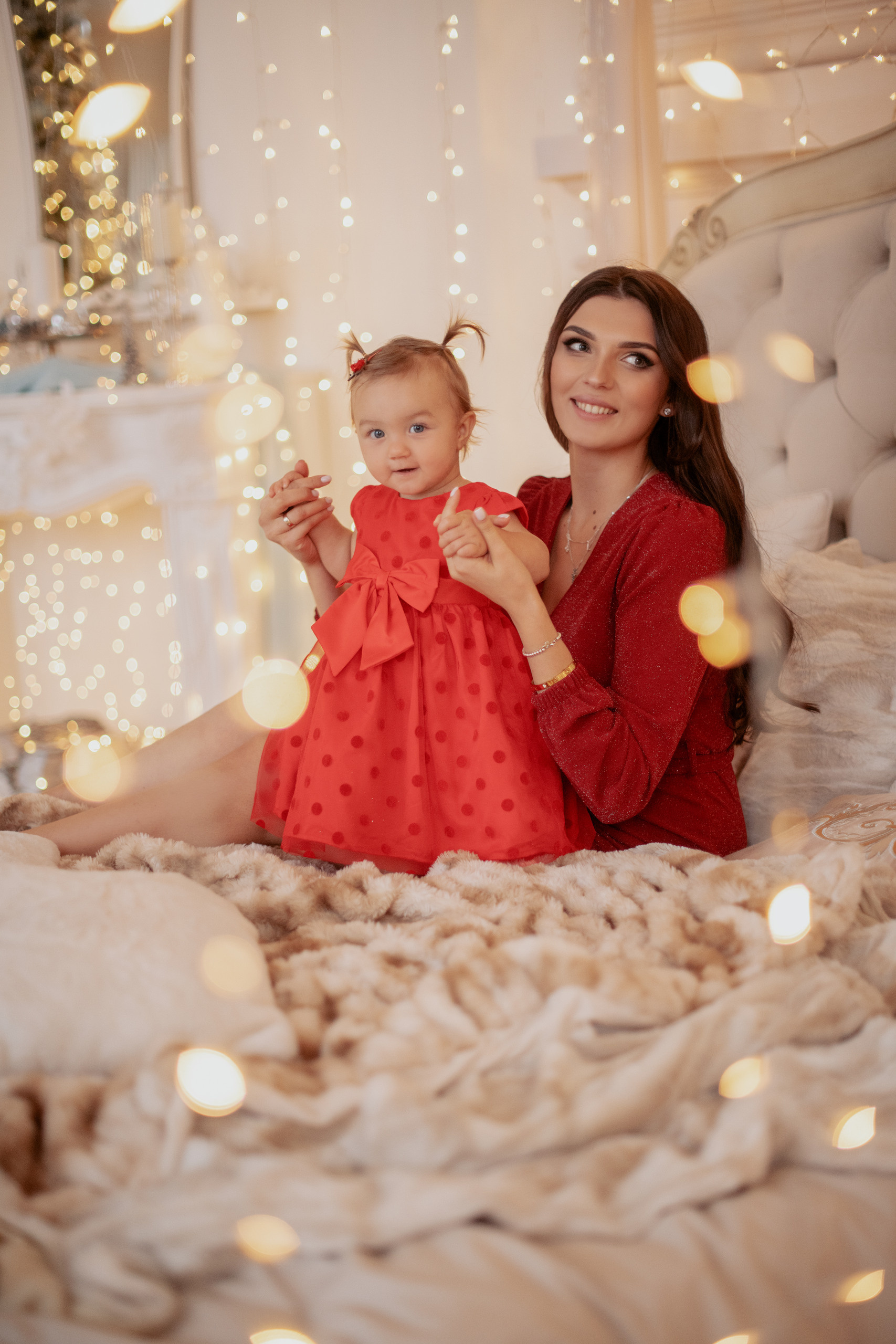 Семейная новогодняя фотосессия в студии-замке в Бероуне. Профессиональный фотограф в Праге Анастасия Харитонова