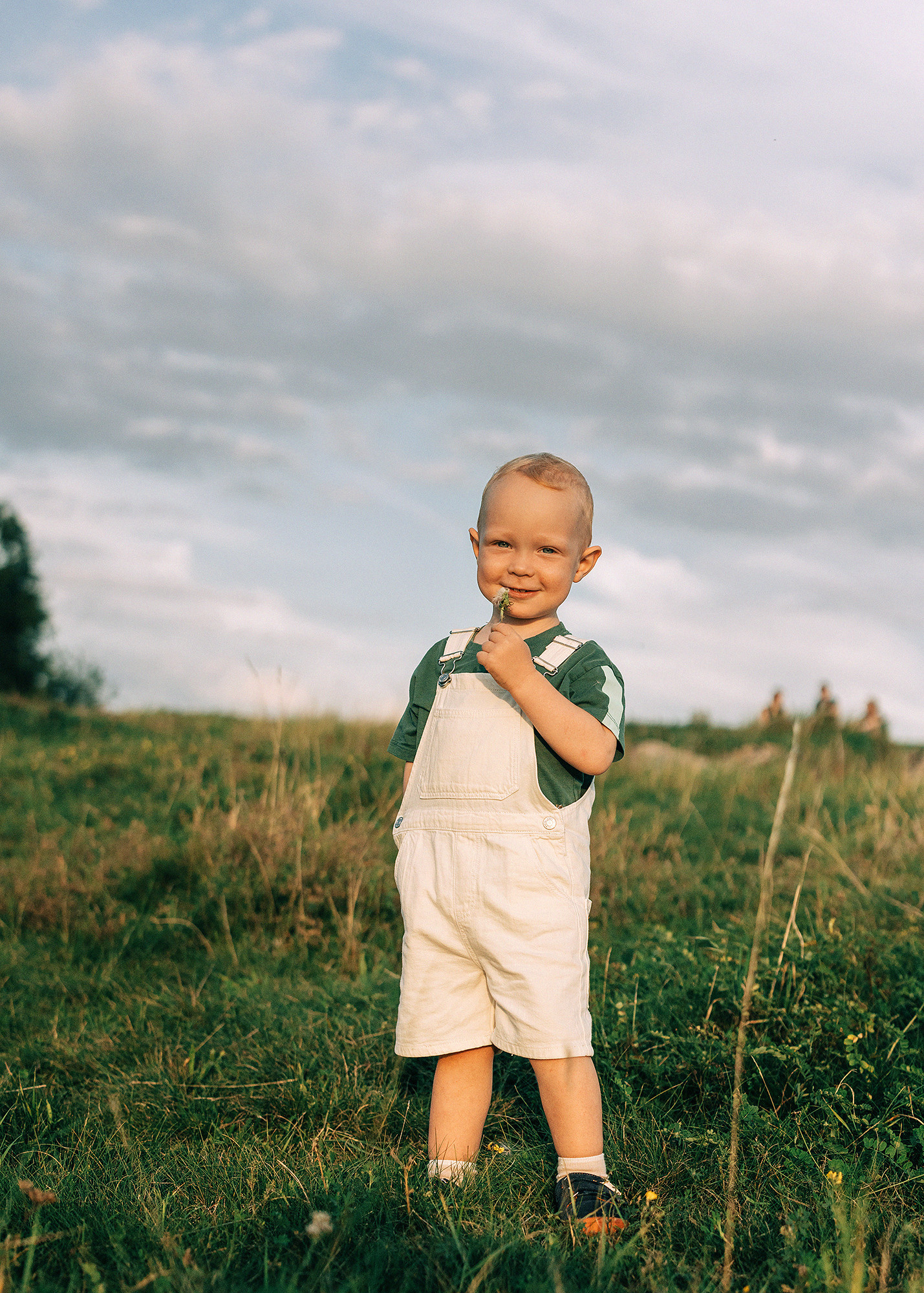 Таня, Андрей и Павел на вечерней прогулке. Rodinný a svatební fotograf v Praze