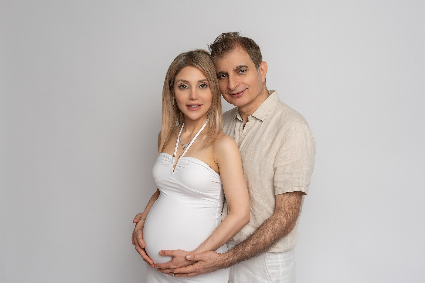 Maternity session session price guide. Newborn and family photographer. Hills District. Sydney