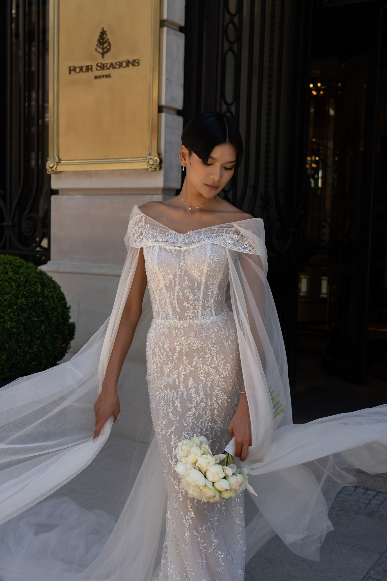 Wedding in famous Four Seasons Hotel, Madrid. Wedding photographer videographer Spain