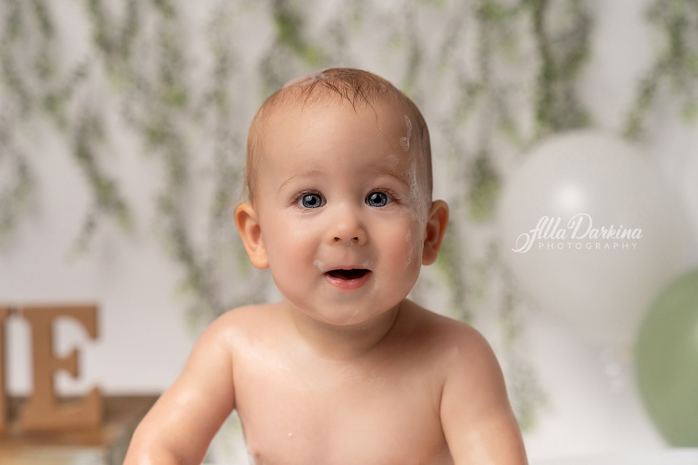 Cake smash session price guide. Newborn and family photographer. Hills District. Sydney