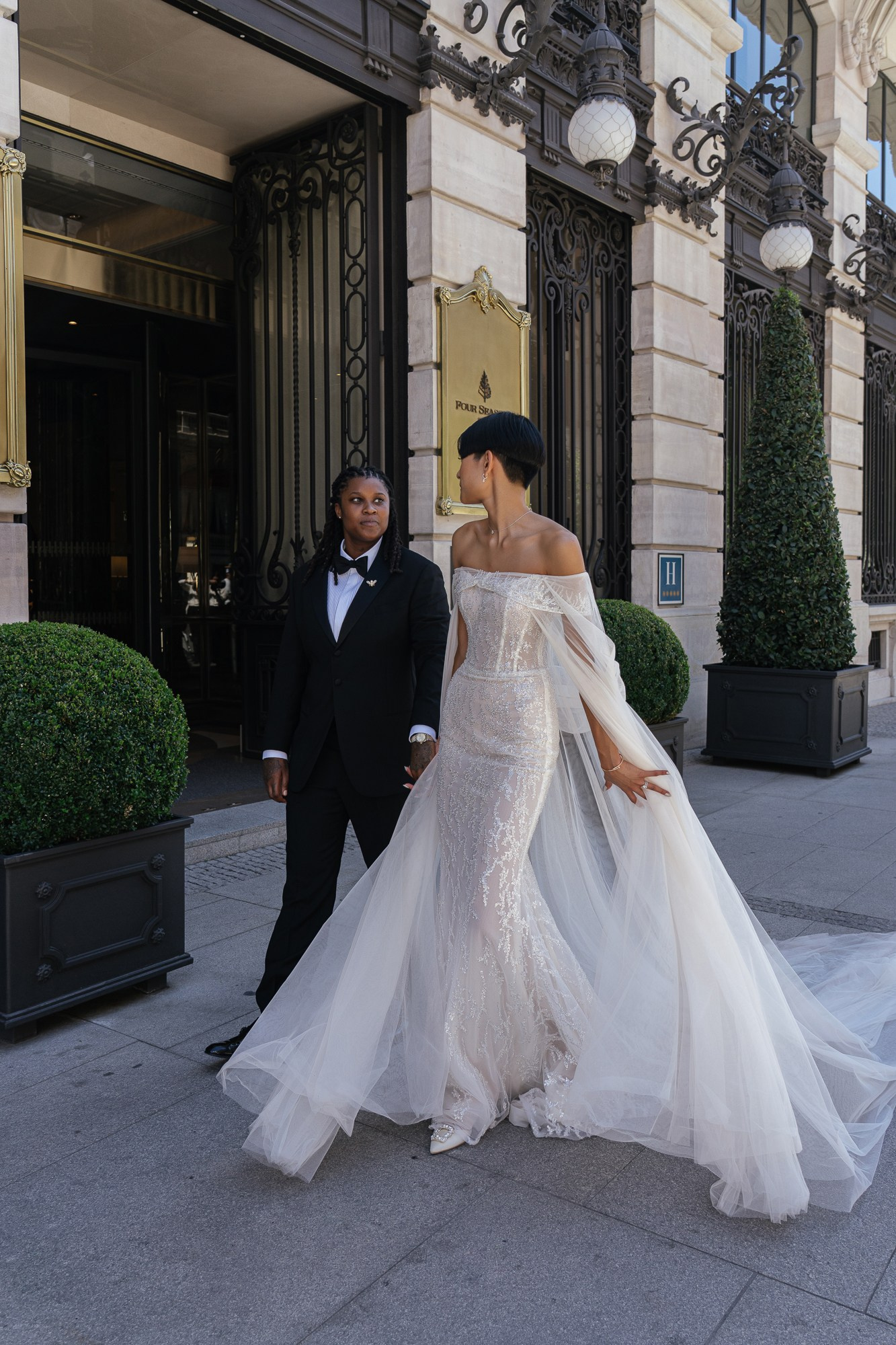 Wedding in famous Four Seasons Hotel, Madrid. Wedding photographer videographer Spain