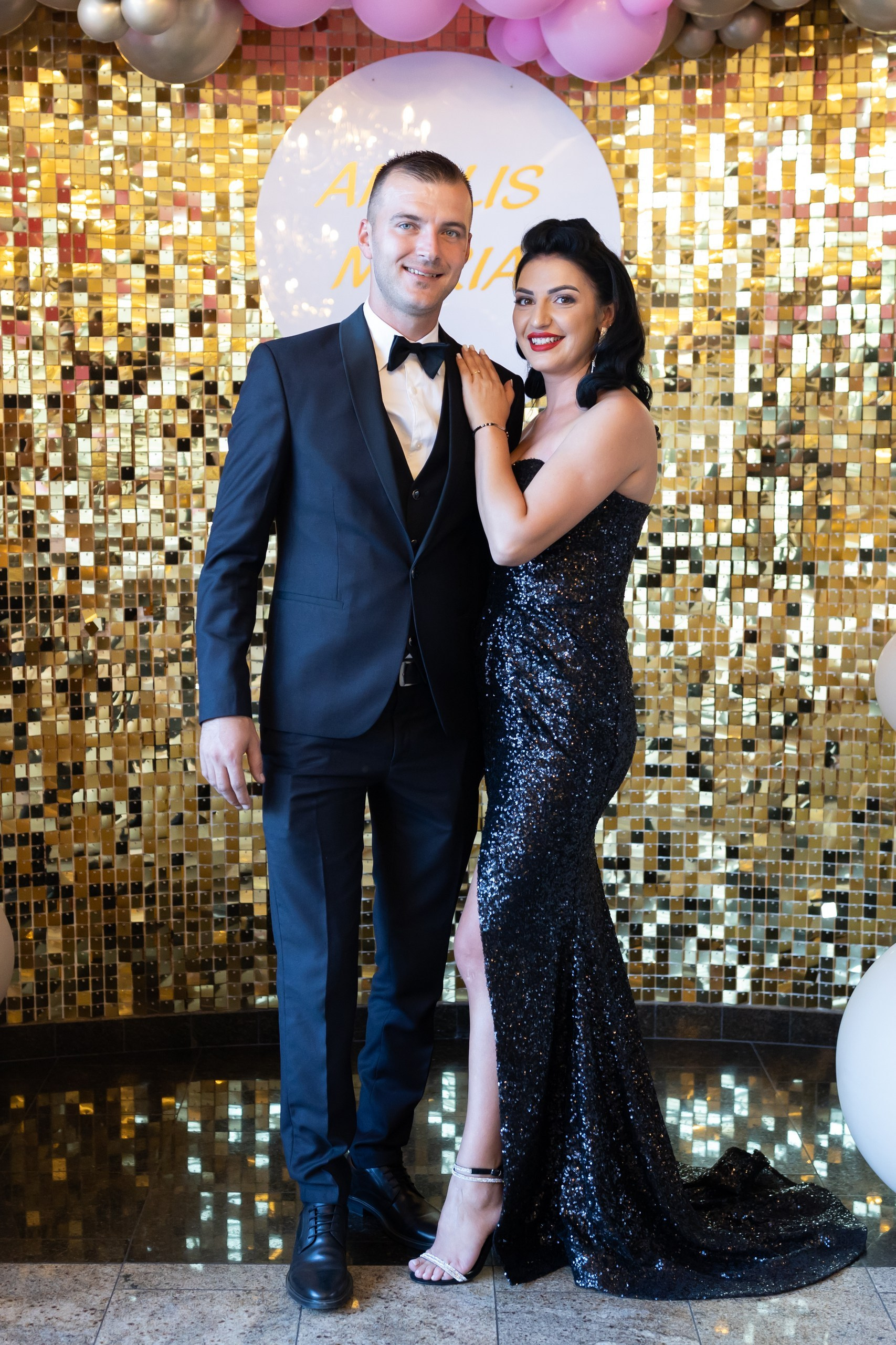 “Bebeluș botezat în biserică, ținut în brațe de nași” • “Detaliu cu lumânarea de botez decorată cu flori albe” • “Părinți emoționați alături de copilul lor la ceremonia de botez” • “Masa festivă de botez cu decor tematic și tort personalizat” • “Momentul în care preotul toarnă apă sfințită pe fruntea bebelușului” “Bebeluș în rochie albă de botez, zâmbind în brațele mamei” • “Detaliu cu cruciulița de botez așezată pe o pernă de satin” • “Părinți și nași aprinzând lumânările în timpul ceremoniei de botez” • “Tort de botez decorat cu figurine tematice și numele copilului” • “Copil botezat dormind liniștit în pătuțul decorat festiv” • “Momentul în care preotul binecuvântează copilul în fața altarului” • “Invitați adunându-se în jurul mesei festive la petrecerea de botez” • “Bebeluș ținând în mână o jucărie personalizată primită la botez” • “Familie fericită pozând împreună după ceremonia de botez” • “Decor tematic cu baloane și flori la locația petrecerii de botez” fotograf Botoșani fotograf evenimente fotograf botez Alin Chirila fotograf alinofotostudio,- Preotul ținându-l pe micuțul Mathias Gabriel la botez, în biserica Înălțarea Domnului, Copălău - Detalii de la botezul lui Mathias – lumânare, trusou și icoană - Familia lui Mathias Gabriel alături de micuț, în ziua botezului - Portret emoționant cu mama și bebelușul în brațe, în biserică,fotograf profesionist evenimente Botoșani, Iași, Suceava, Fălticeni, Bacău, Pașcani, Roman - AlinoFotoStudio by Alin Chirilă - servicii foto nuntă, botez, cununie, ședințe foto creative, albume personalizate, fotografii emoționante și calitative pentru cele mai importante momente din viață,fotograf nuntă Botoșani Alin Chirilă, ședință foto botez Iași - AlinoFotoStudio, servicii fotograf profesionist evenimente Suceava, fotograf cununie civilă Fălticeni - Alin Chirilă, album foto nuntă personalizat Bacău.“Bebeluș botezat în biserică, ținut în brațe de nași” • “Detaliu cu lumânarea de botez decorată cu flori albe” • “Părinți emoționați alături de copilul lor la ceremonia de botez” • “Masa festivă de botez cu decor tematic și tort personalizat” • “Momentul în care preotul toarnă apă sfințită pe fruntea bebelușului” “Bebeluș în rochie albă de botez, zâmbind în brațele mamei” • “Detaliu cu cruciulița de botez așezată pe o pernă de satin” • “Părinți și nași aprinzând lumânările în timpul ceremoniei de botez” • “Tort de botez decorat cu figurine tematice și numele copilului” • “Copil botezat dormind liniștit în pătuțul decorat festiv” • “Momentul în care preotul binecuvântează copilul în fața altarului” • “Invitați adunându-se în jurul mesei festive la petrecerea de botez” • “Bebeluș ținând în mână o jucărie personalizată primită la botez” • “Familie fericită pozând împreună după ceremonia de botez” • “Decor tematic cu baloane și flori la locația petrecerii de botez” fotograf Botoșani fotograf evenimente fotograf botez Alin Chirila fotograf alinofotostudio.fotograf botez Amelis Maria, fotografie botez Botoșani, fotograf Alin Chirilă, amintiri botez, fotografii botez, botez Amelis Maria, fotograf copii, fotografie botez în Botoșani,