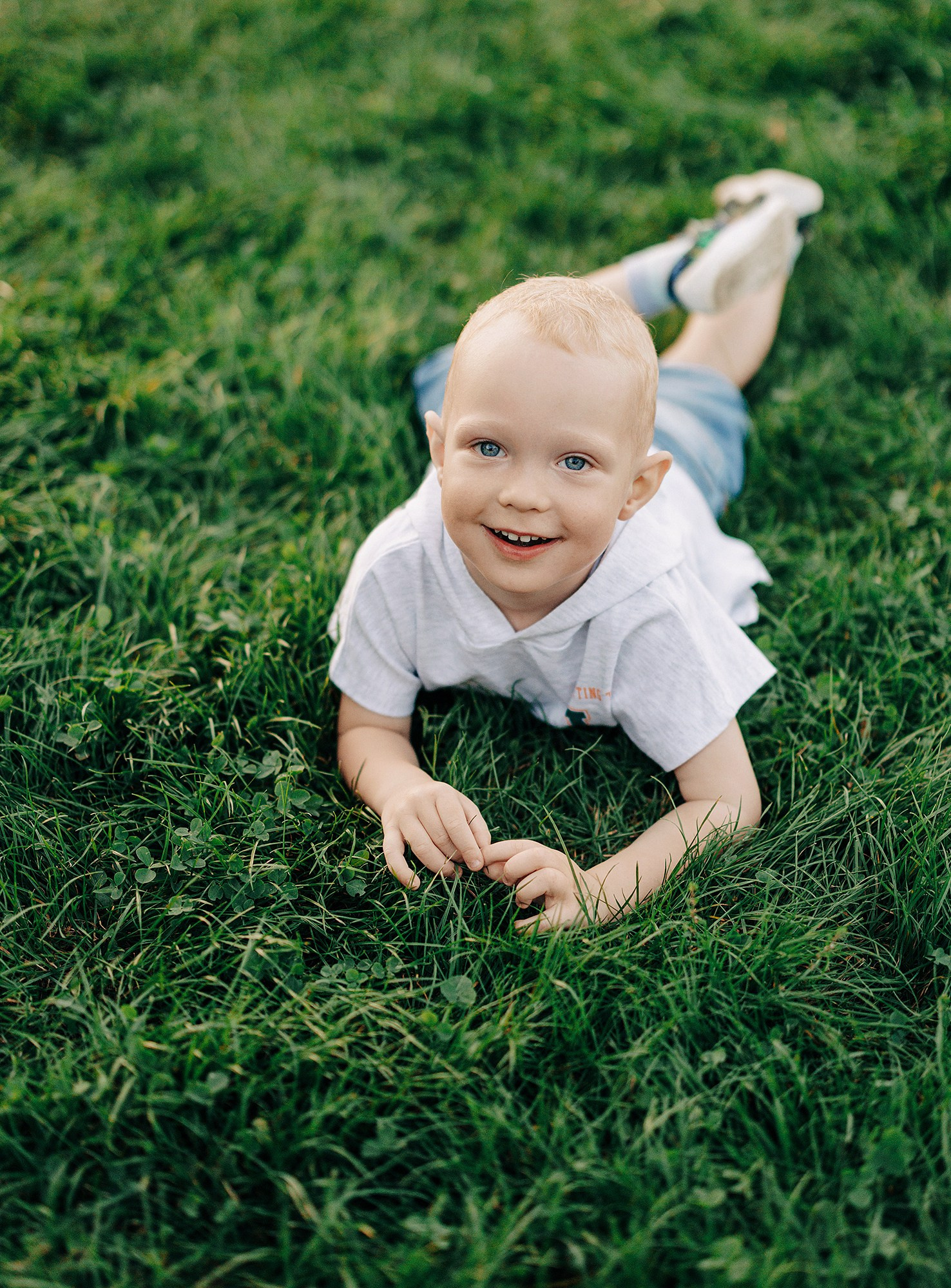 Таня, Андрей и Паша на прогулке. Family and wedding photographer in Prague Natalia Fedori
