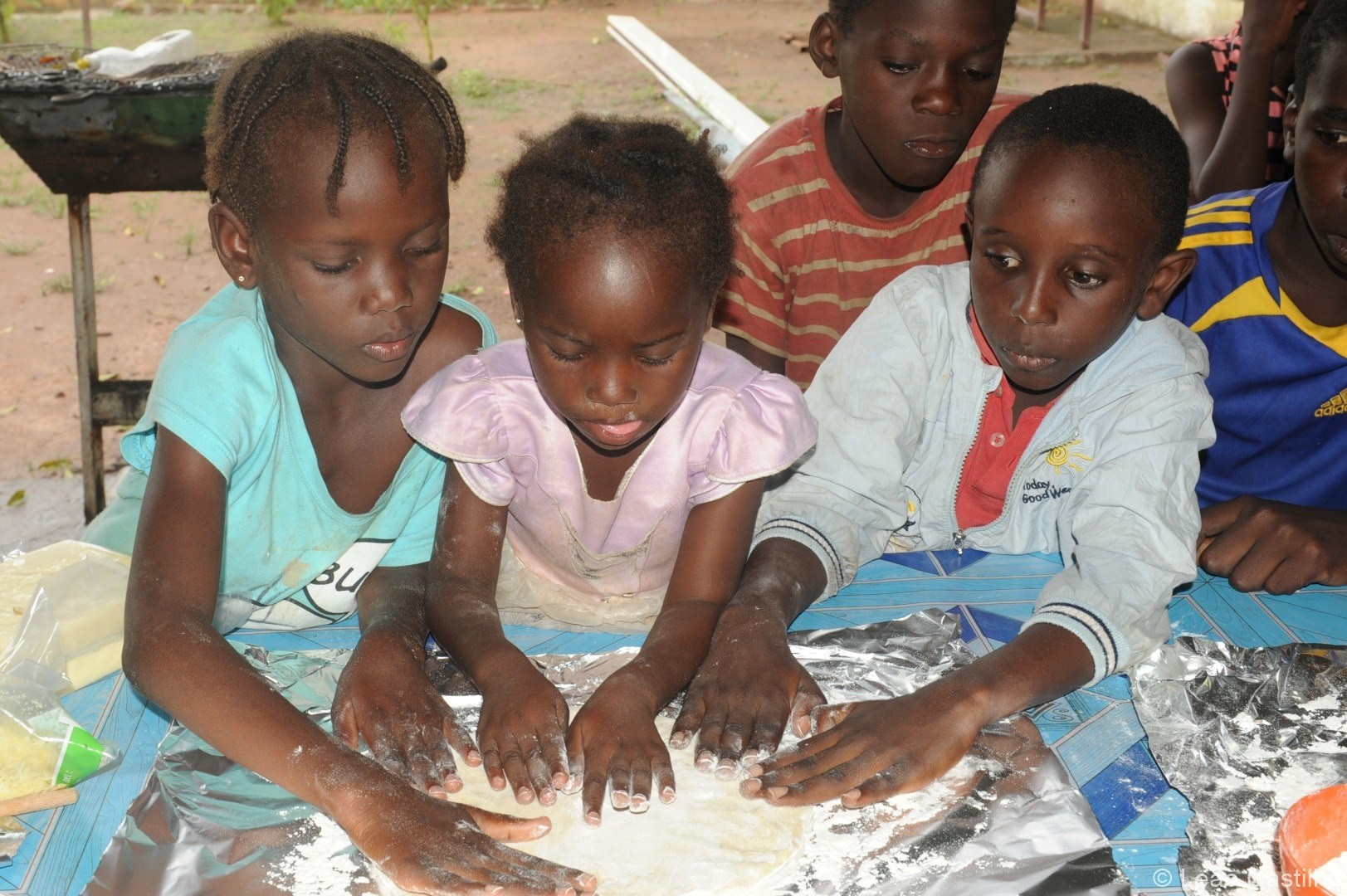 Photos of volunteer work in Congo. Simbahalu