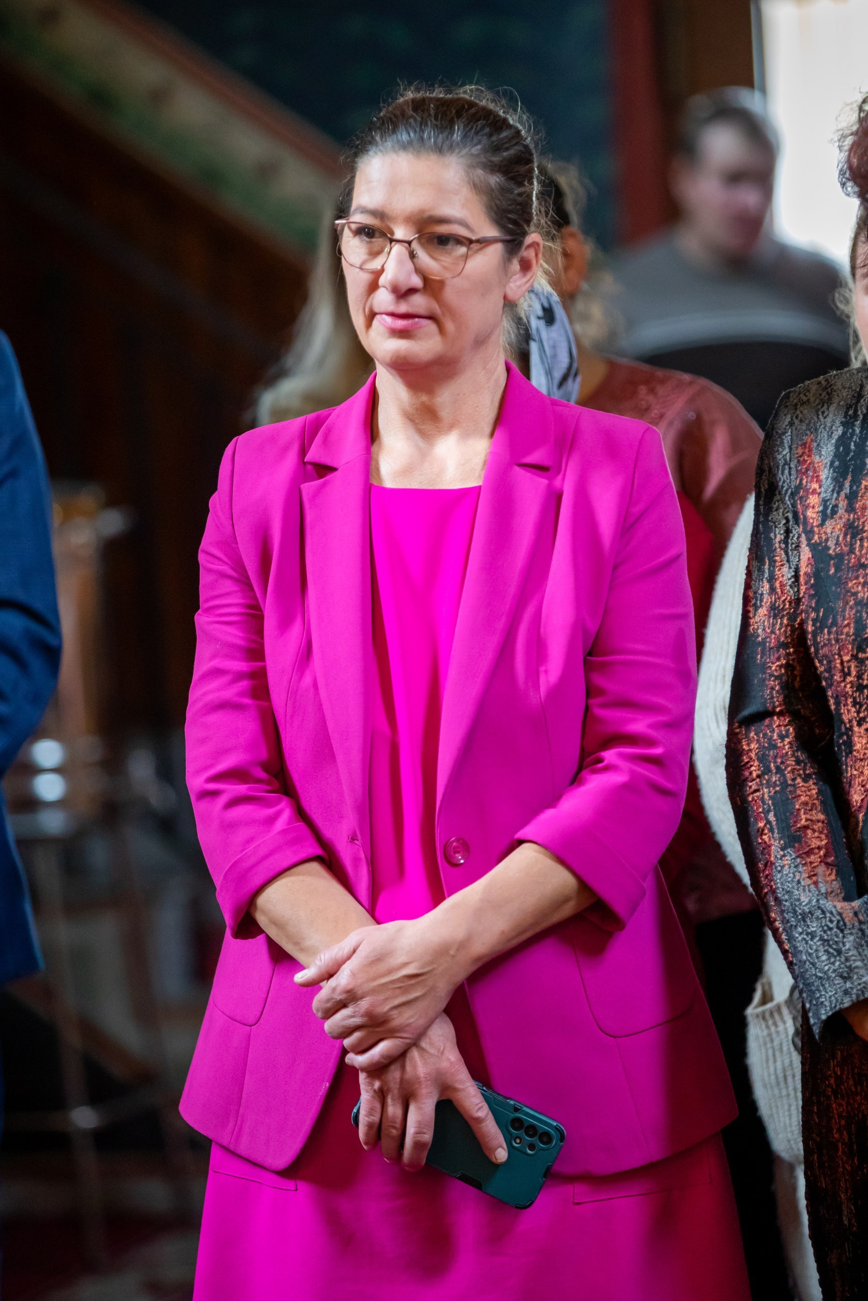 fotograf botez , fotografie botez Botoșani, fotograf Alin Chirilă, amintiri botez, fotografii botez, botez Miruna Parascheva, fotograf copii, fotografie botez în Botoșani-alt="botez , fotografie botez Alin Chirilă, amintiri botez, fotografii emoționante botez Botoșani"-- fotografii-botez-bebelus- amintiri-botez-micuț- moment-sfânt-crestinare- fotografie-emotionanta-botez- detalii-botez-bebelusi- parinti-fericiti-la-botez- fotograf-botez-profesionist- botez-in-biserica-ortodoxa- micuț-botezat-cu-emoție- zâmbete-și-lacrimi-la-botez- bebeluș-la-cristelniță- decor-botez-colorat- botez-cu-dragoste-și-credință- emotie-pura-la-botez- fotograf-botez-botosani- botez-iasi-suceava-fotograf- amintiri-nepretuite-botez-- Preotul ținându-l pe micuțul Mathias Gabriel la botez, în biserica Înălțarea Domnului, Copălău - Detalii de la botezul lui Mathias – lumânare, trusou și icoană - Familia lui Mathias Gabriel alături de micuț, în ziua botezului - Portret emoționant cu mama și bebelușul în brațe, în biserică,fotograf profesionist evenimente Botoșani, Iași, Suceava, Fălticeni, Bacău, Pașcani, Roman - AlinoFotoStudio by Alin Chirilă - servicii foto nuntă, botez, cununie, ședințe foto creative, albume personalizate, fotografii emoționante și calitative pentru cele mai importante momente din viață,fotograf nuntă Botoșani Alin Chirilă, ședință foto botez Iași - AlinoFotoStudio, servicii fotograf profesionist evenimente Suceava, fotograf cununie civilă Fălticeni - Alin Chirilă, album foto nuntă personalizat Bacău.“Bebeluș botezat în biserică, ținut în brațe de nași” • “Detaliu cu lumânarea de botez decorată cu flori albe” • “Părinți emoționați alături de copilul lor la ceremonia de botez” • “Masa festivă de botez cu decor tematic și tort personalizat” • “Momentul în care preotul toarnă apă sfințită pe fruntea bebelușului” “Bebeluș în rochie albă de botez, zâmbind în brațele mamei” • “Detaliu cu cruciulița de botez așezată pe o pernă de satin” • “Părinți și nași aprinzând lumânările în timpul ceremoniei de botez” • “Tort de botez decorat cu figurine tematice și numele copilului” • “Copil botezat dormind liniștit în pătuțul decorat festiv” • “Momentul în care preotul binecuvântează copilul în fața altarului” • “Invitați adunându-se în jurul mesei festive la petrecerea de botez” • “Bebeluș ținând în mână o jucărie personalizată primită la botez” • “Familie fericită pozând împreună după ceremonia de botez” • “Decor tematic cu baloane și flori la locația petrecerii de botez” fotograf Botoșani fotograf evenimente fotograf botez Alin Chirila fotograf alinofotostudio.fotograf botez Amelis Maria, fotografie botez Botoșani, fotograf Alin Chirilă, amintiri botez, fotografii botez, botez Amelis Maria, fotograf copii, fotografie botez în Botoșani,