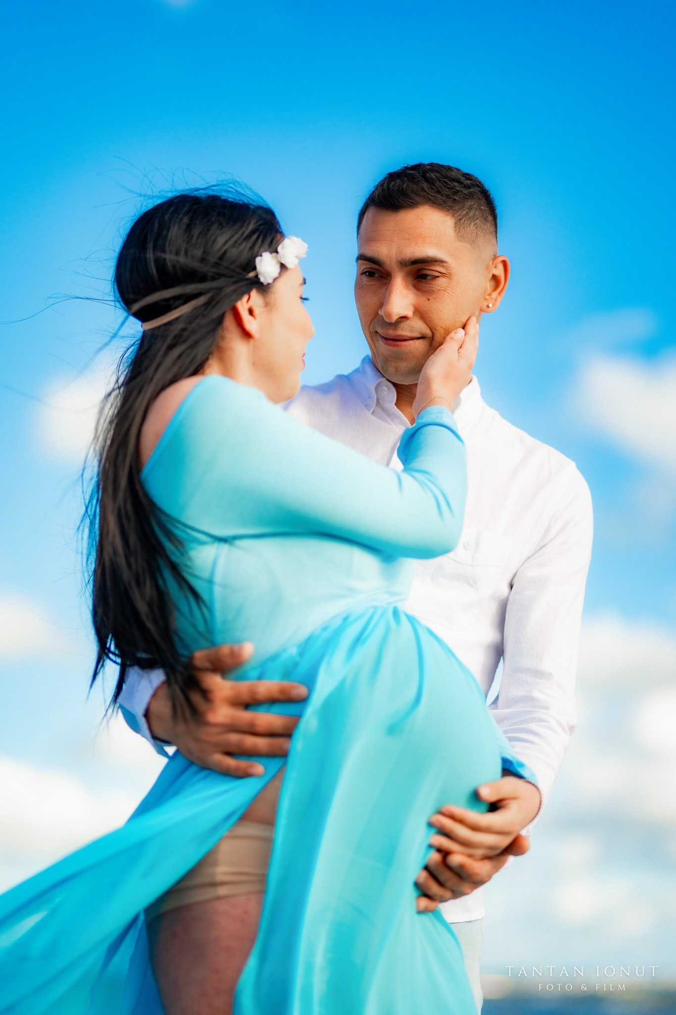 Sedinta foto maternitate — emotie si feminitate inainte de nastere. TANTAN IONUT FOTO & FILM