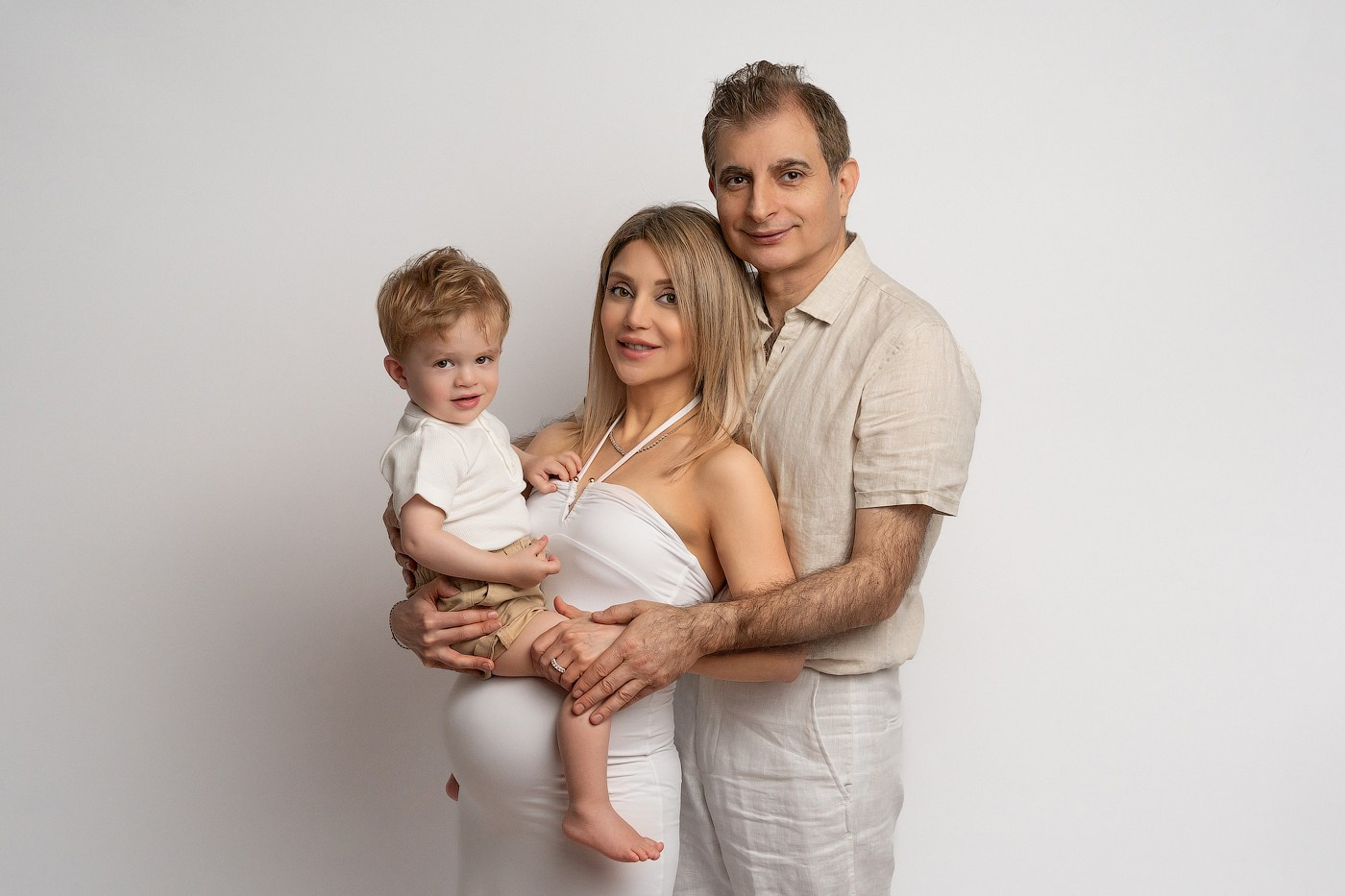 Maternity session session price guide. Newborn and family photographer. Hills District. Sydney