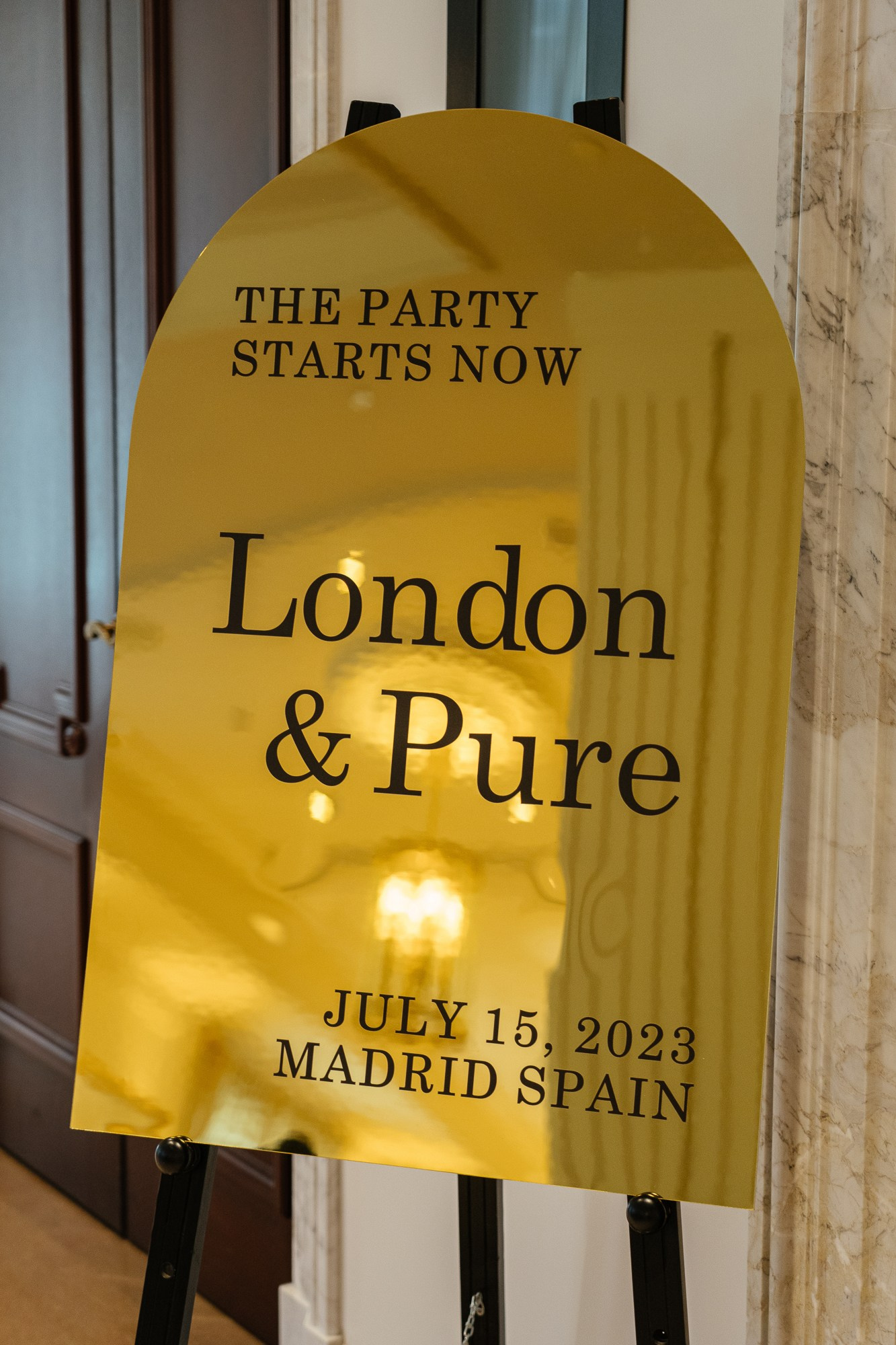 Wedding in famous Four Seasons Hotel, Madrid. Wedding photographer videographer Spain