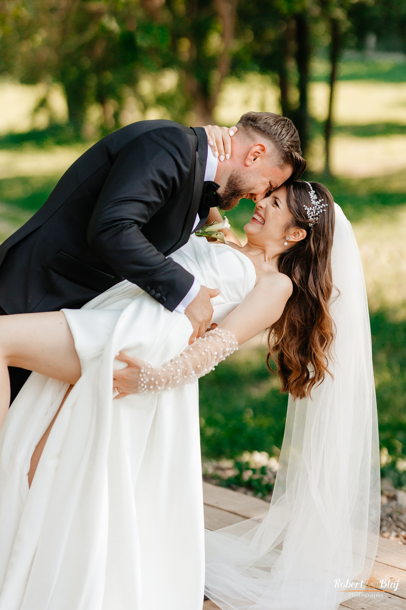 Bella & Tony. Robert Blaj - Fotograf Nuntă Iași