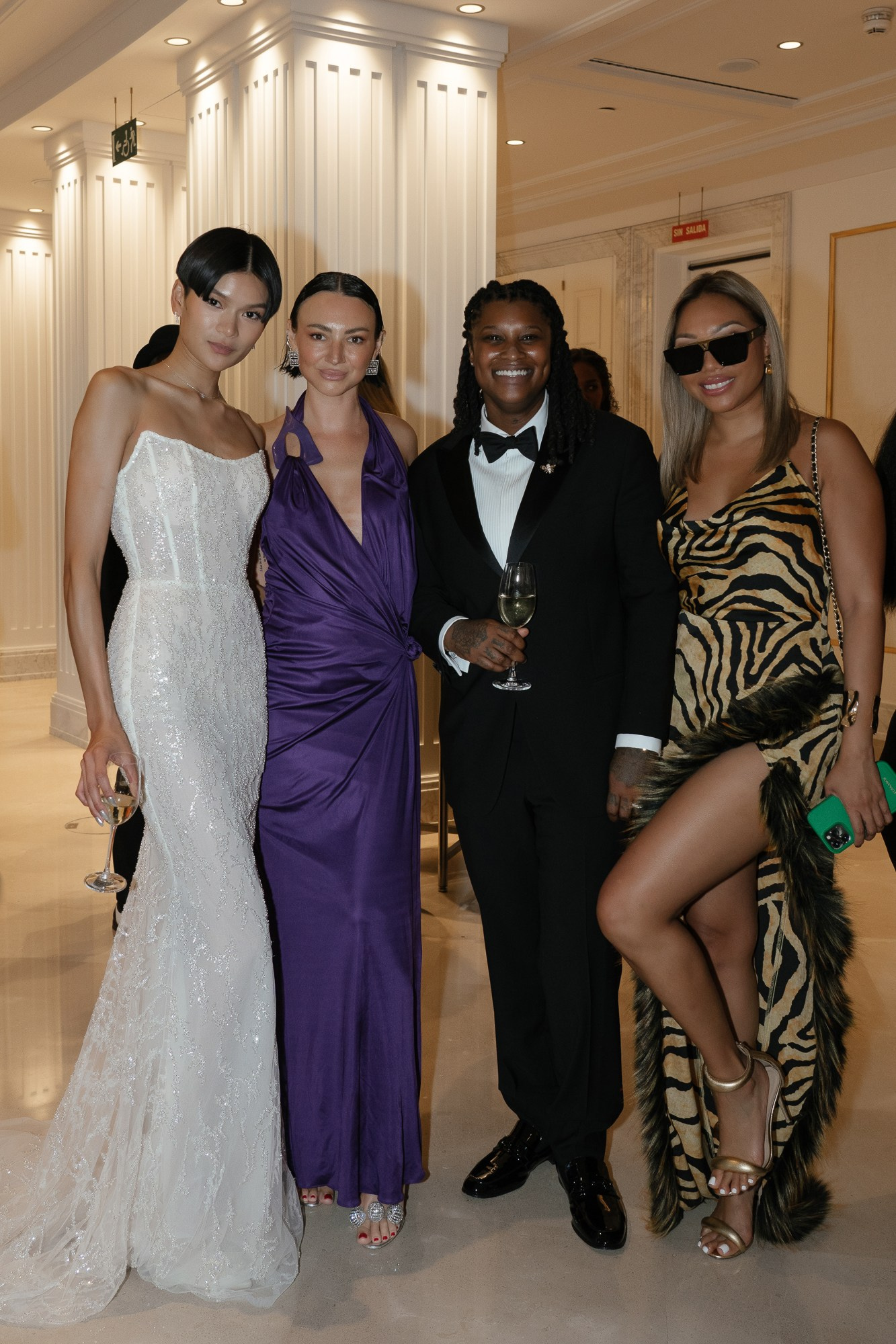 Wedding in famous Four Seasons Hotel, Madrid. Wedding photographer videographer Spain