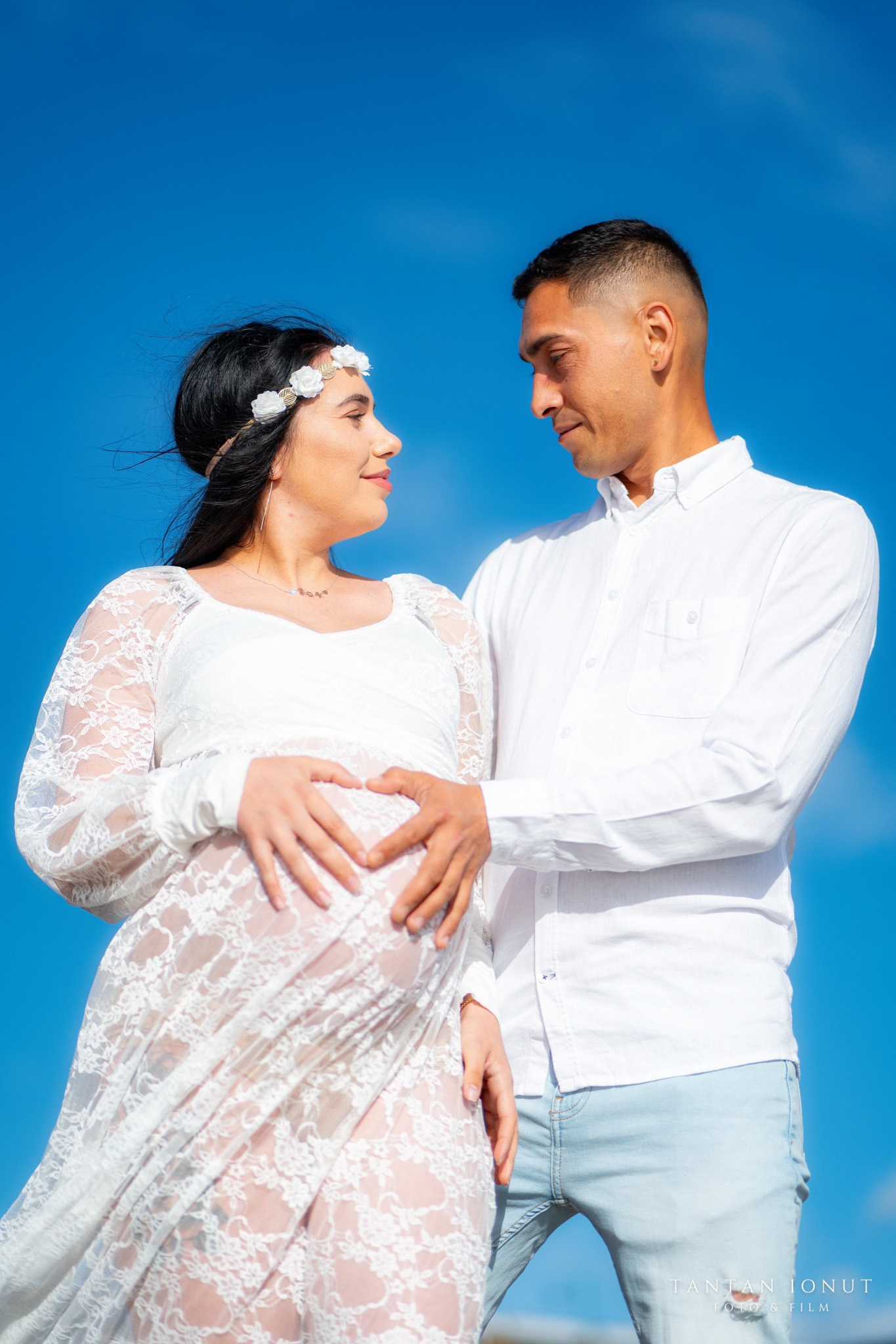 Sedinta foto maternitate — emotie si feminitate inainte de nastere. TANTAN IONUT FOTO & FILM