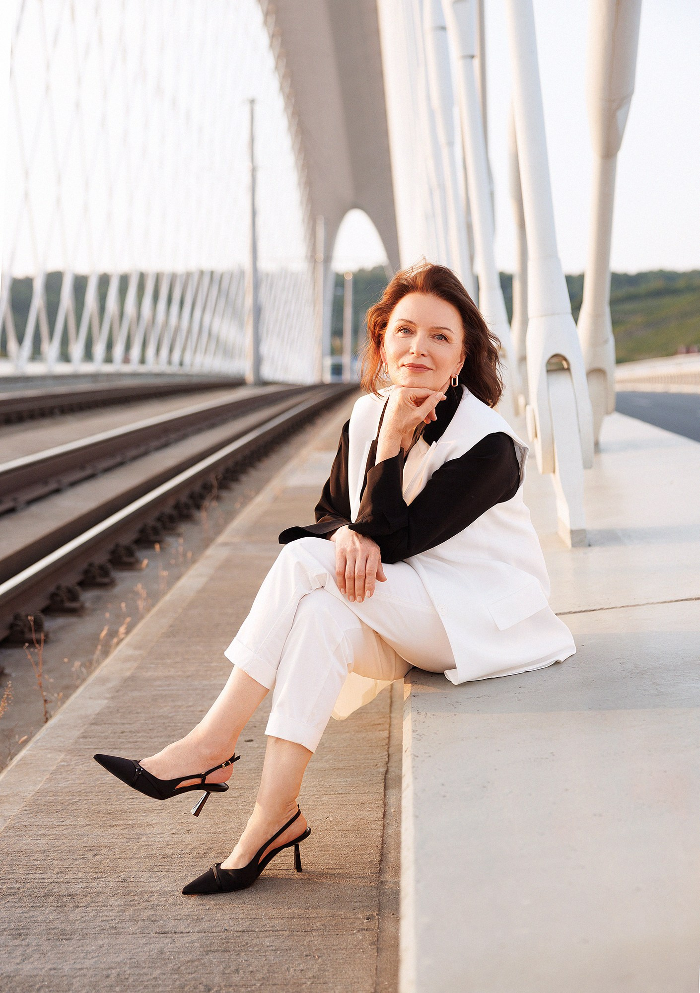 Elena in Troja bridge. Rodinný a svatební fotograf v Praze