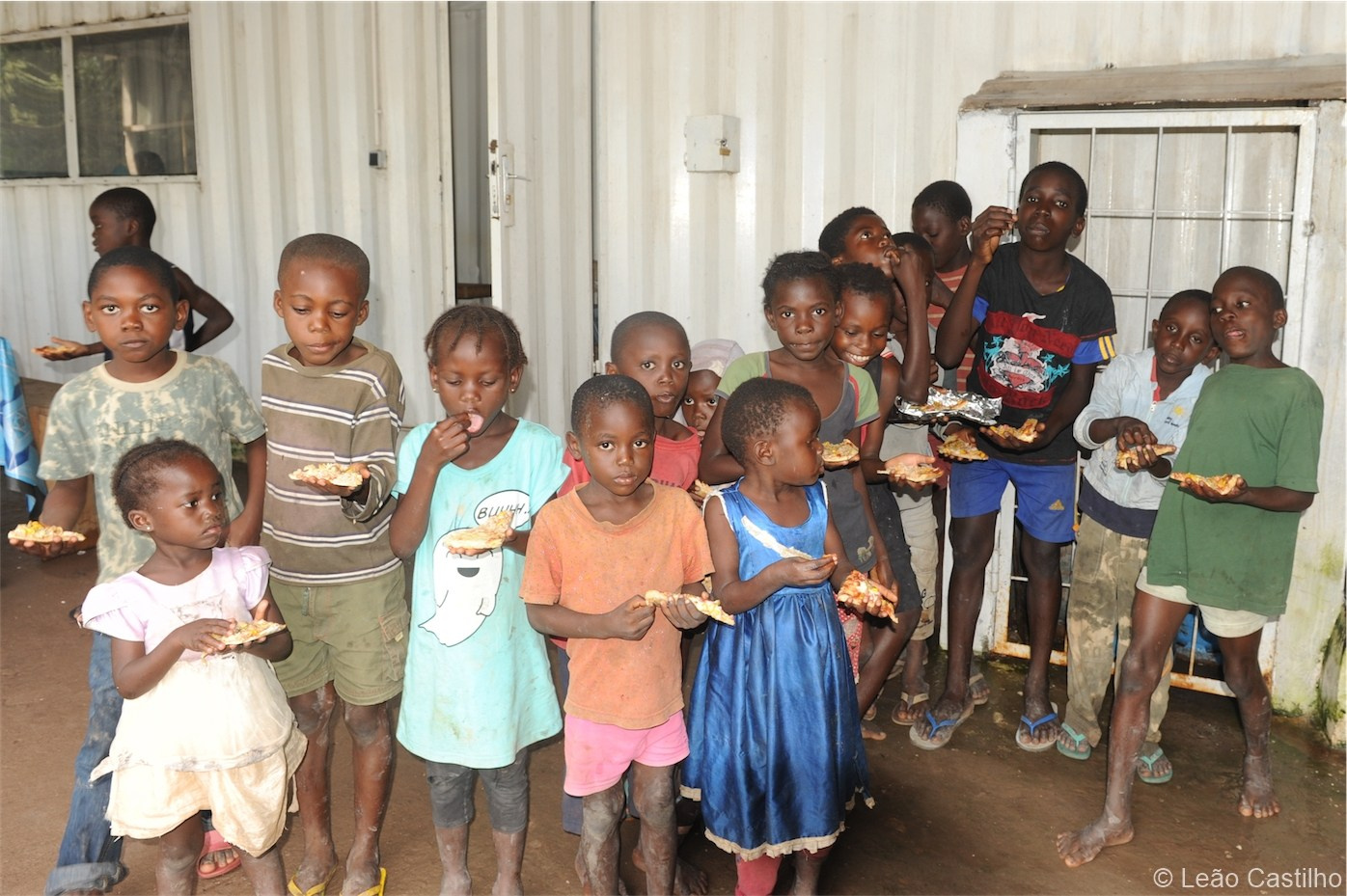 Photos of volunteer work in Congo. Simbahalu