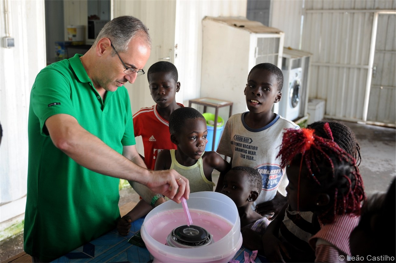 Photos of volunteer work in Congo. Simbahalu