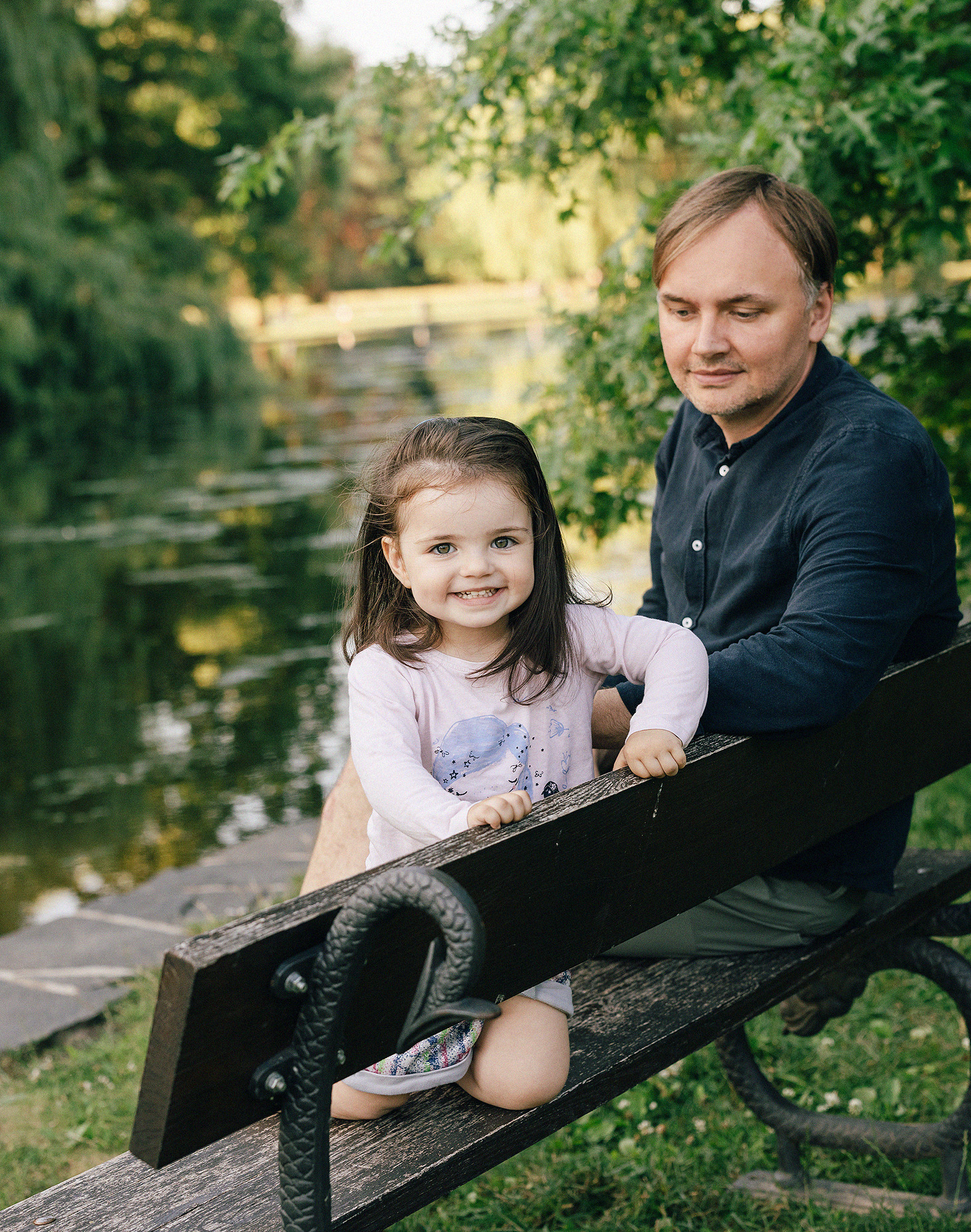Семья в летнем парке. Прага. Семейный и свадебный фотограф в Праге Наталья Федори