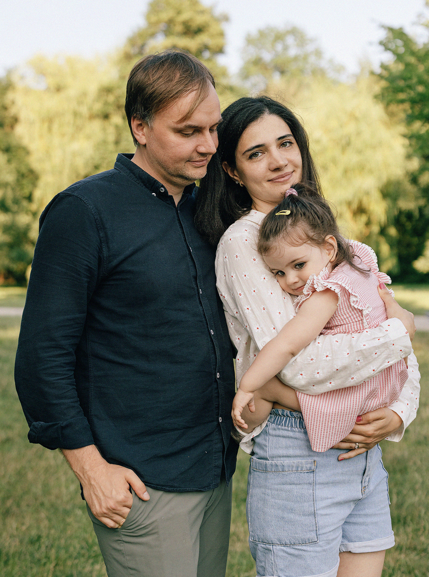 Семья в летнем парке. Прага. Семейный и свадебный фотограф в Праге Наталья Федори