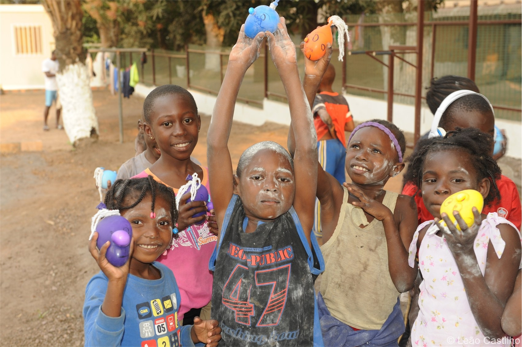 Photos of volunteer work in Congo. Simbahalu