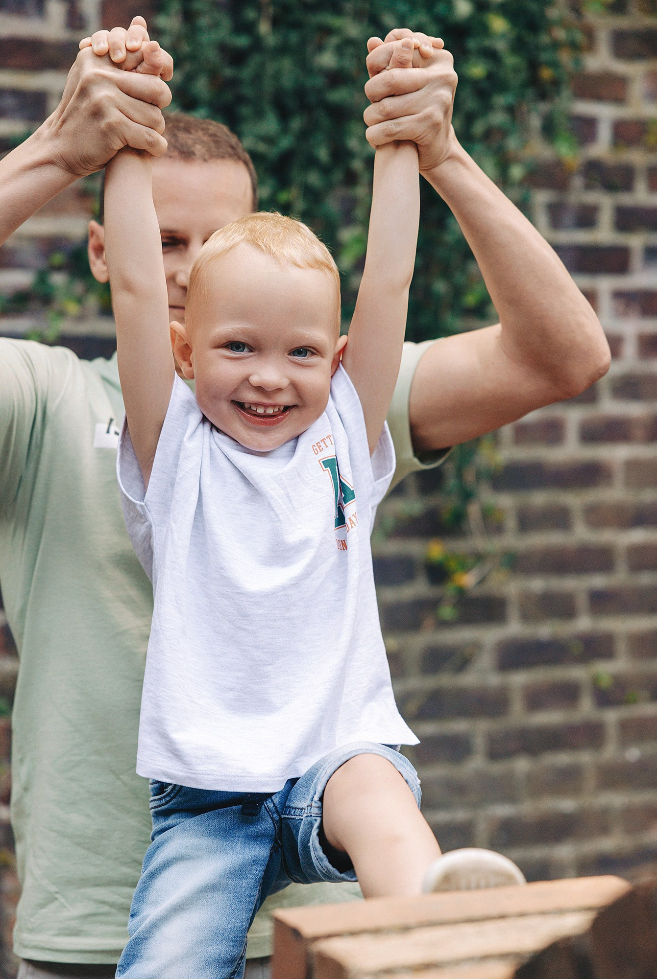 Таня, Андрей и Паша на прогулке. Family and wedding photographer in Prague Natalia Fedori