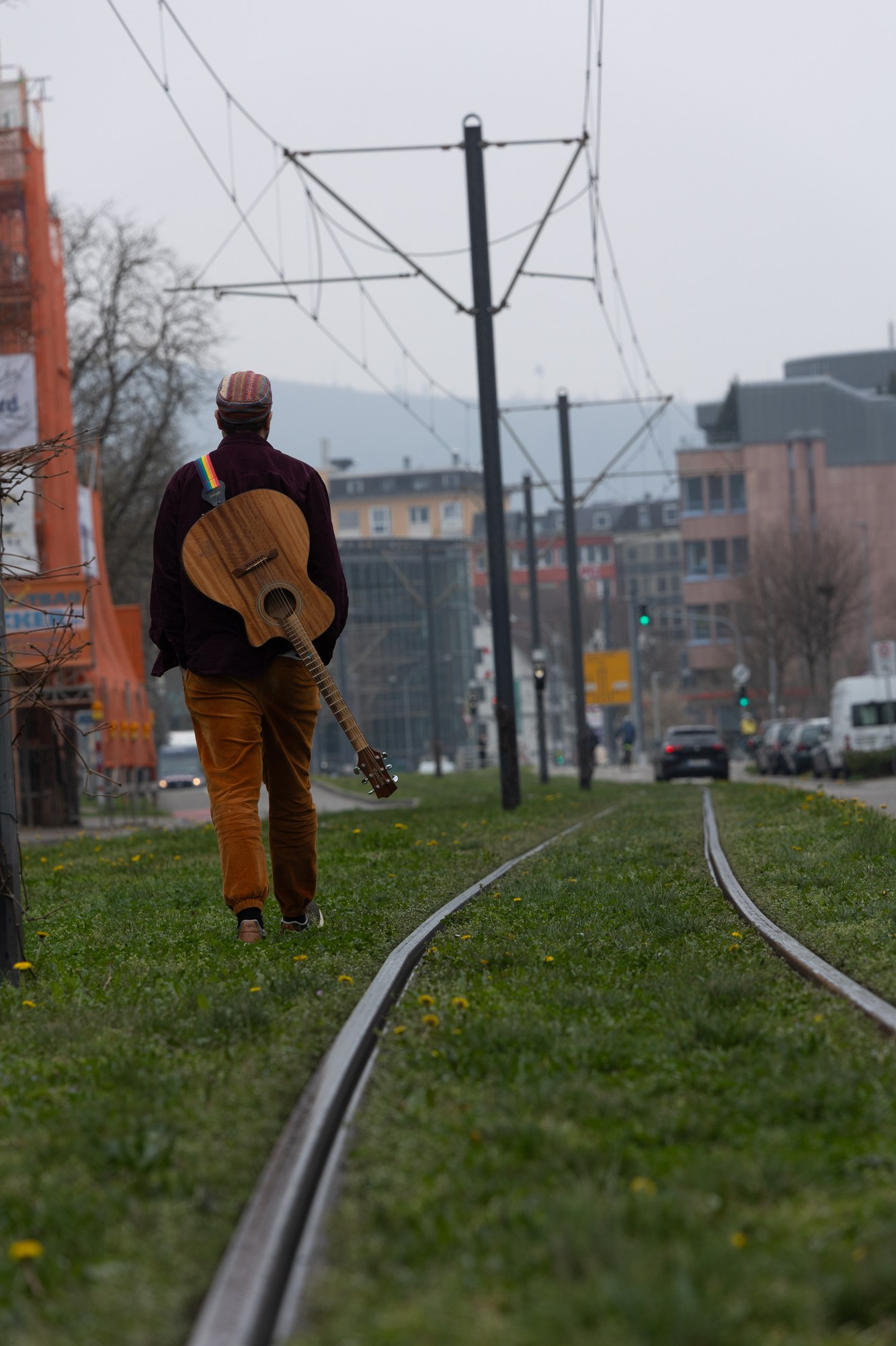 Singer Songwriter, Markus Mascher, Intuitiver Musikunterricht in Freiburg, Gitarrenunterricht, Gesangsunterricht, Schlagzeugunterricht, Klavierunterricht, Unterricht für Live Performance, Loopstation, Recording, Producing, Coaching.