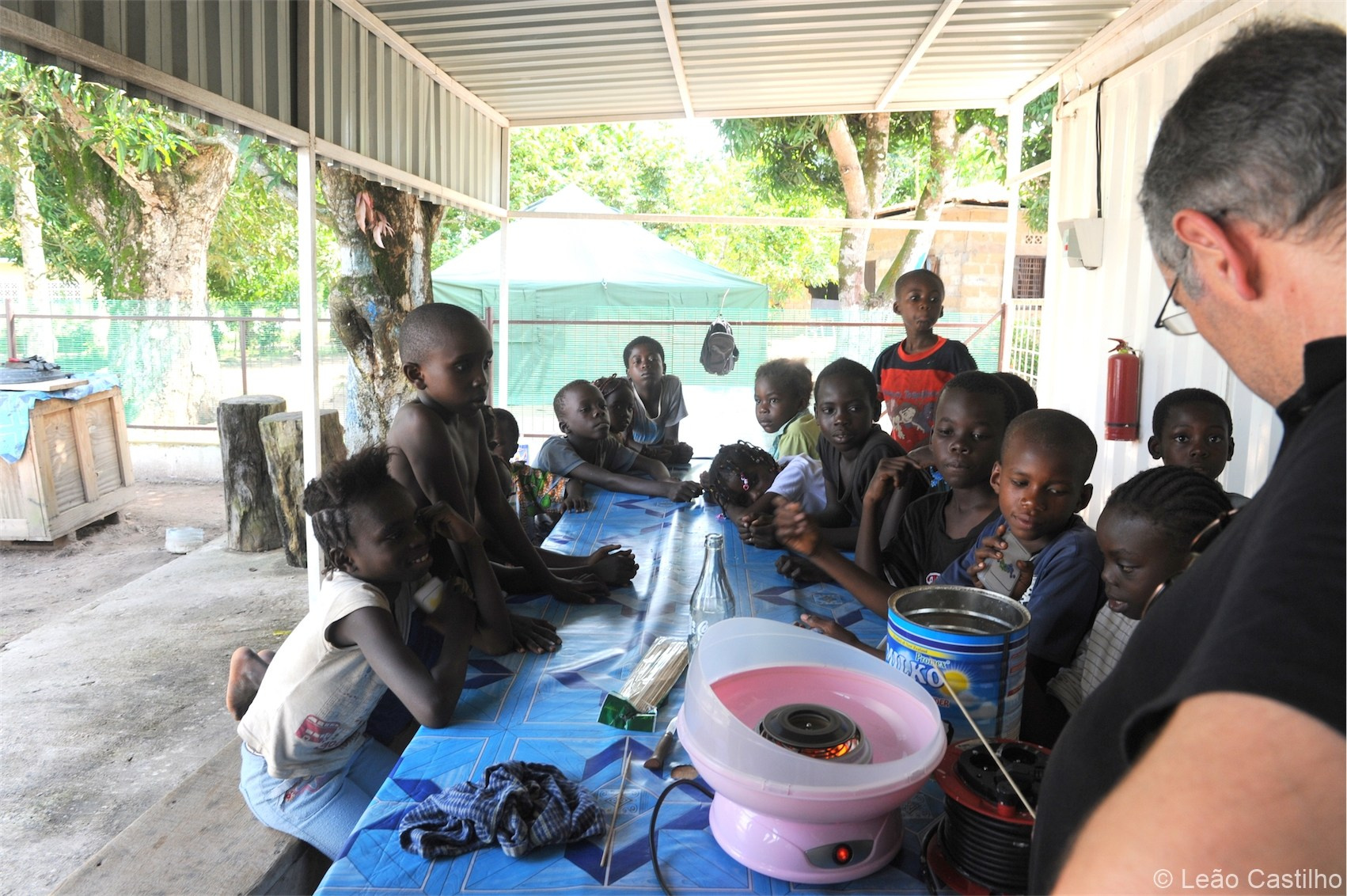 Photos of volunteer work in Congo. Simbahalu