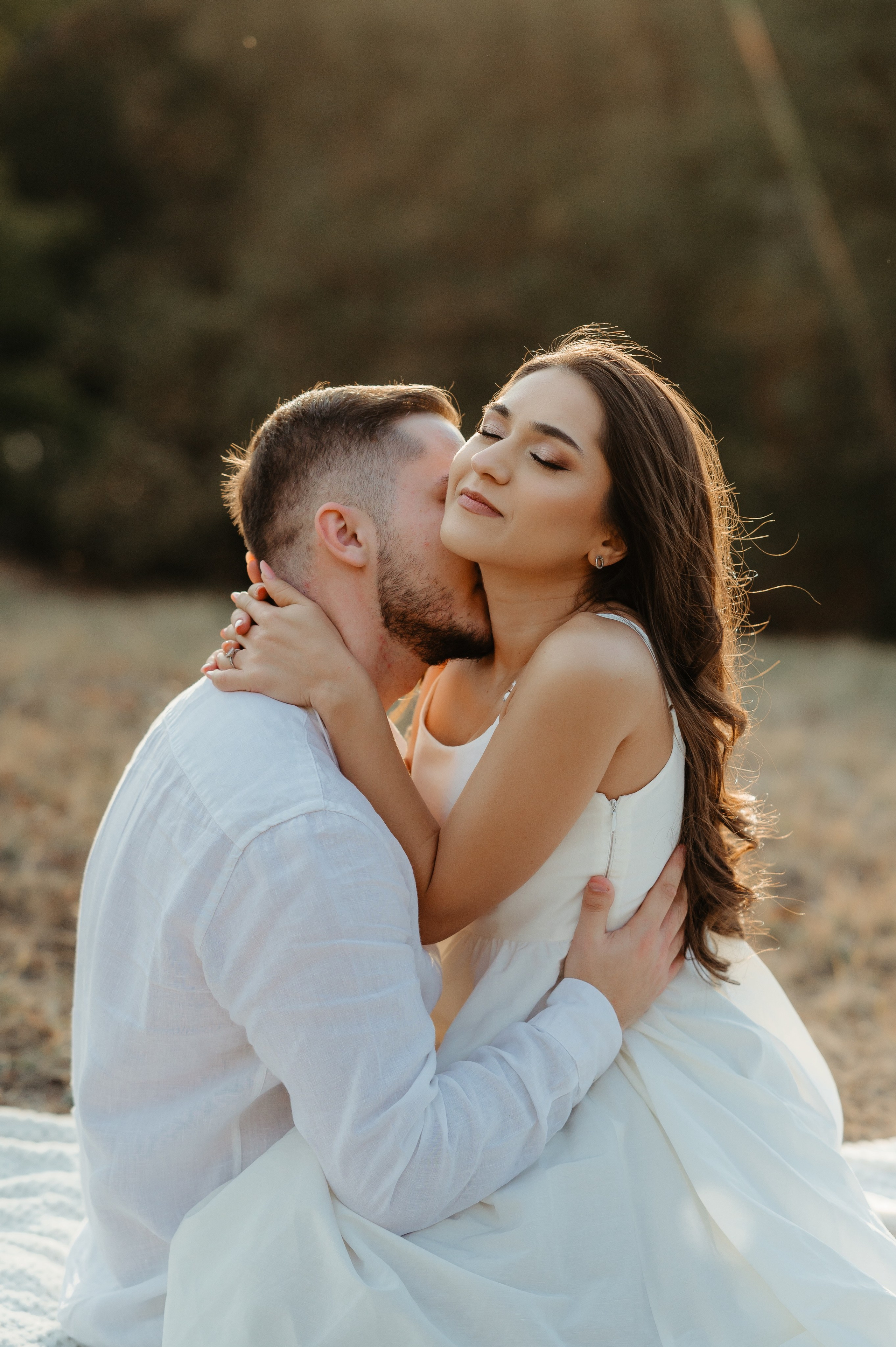 Cromatica tinutei la sedinta foto Save the date. Proud Vision Weddings | Wedding Photography & Film — Servicii profesionale Foto Video Nunta Iasi