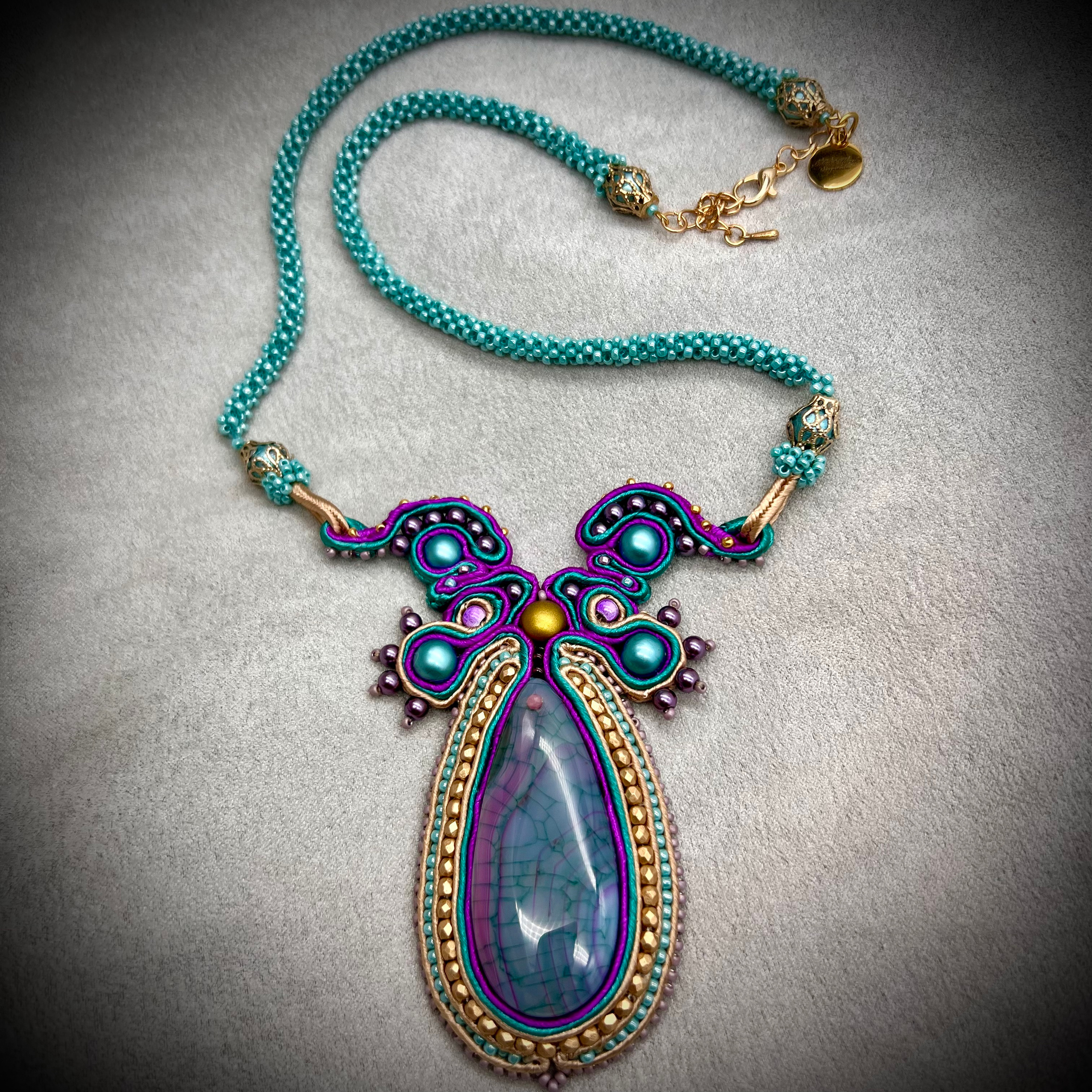 Collier avec Agate 7 cm longueur du produit 40 cm