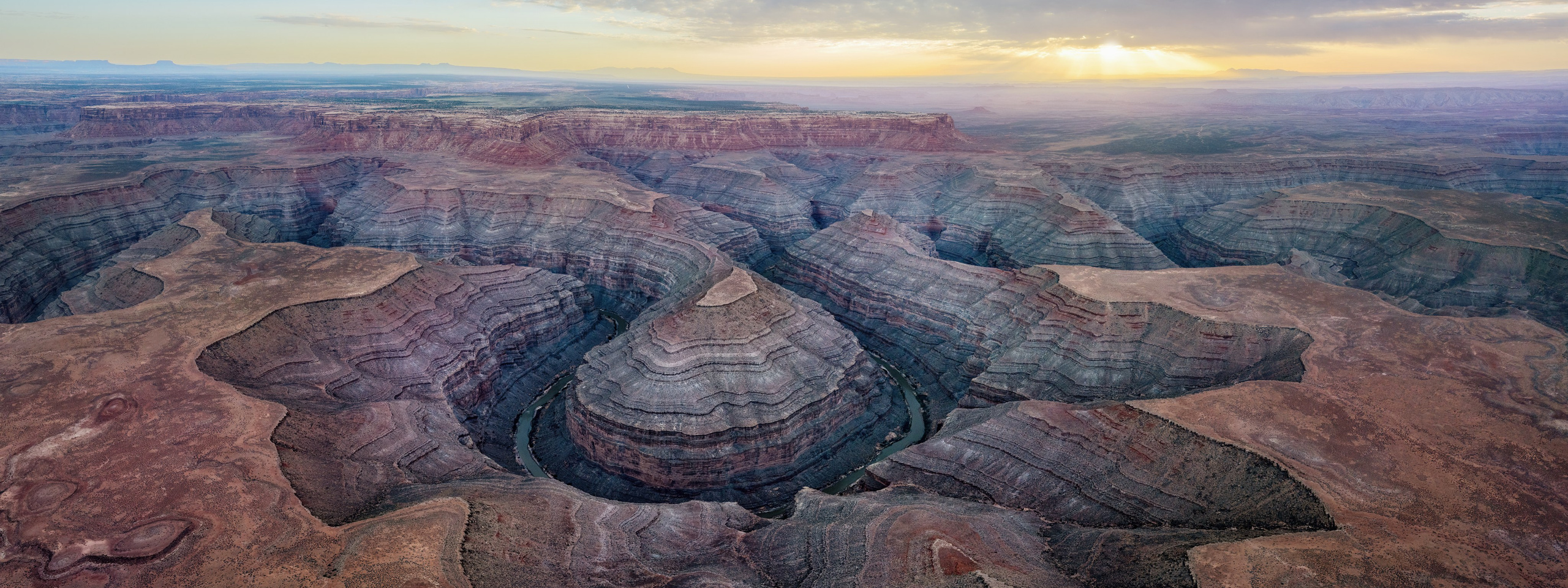 Eagle’s View American Southwest. Pet, Senior, Landscape, portrait studio, photographer in Miami and Sou
