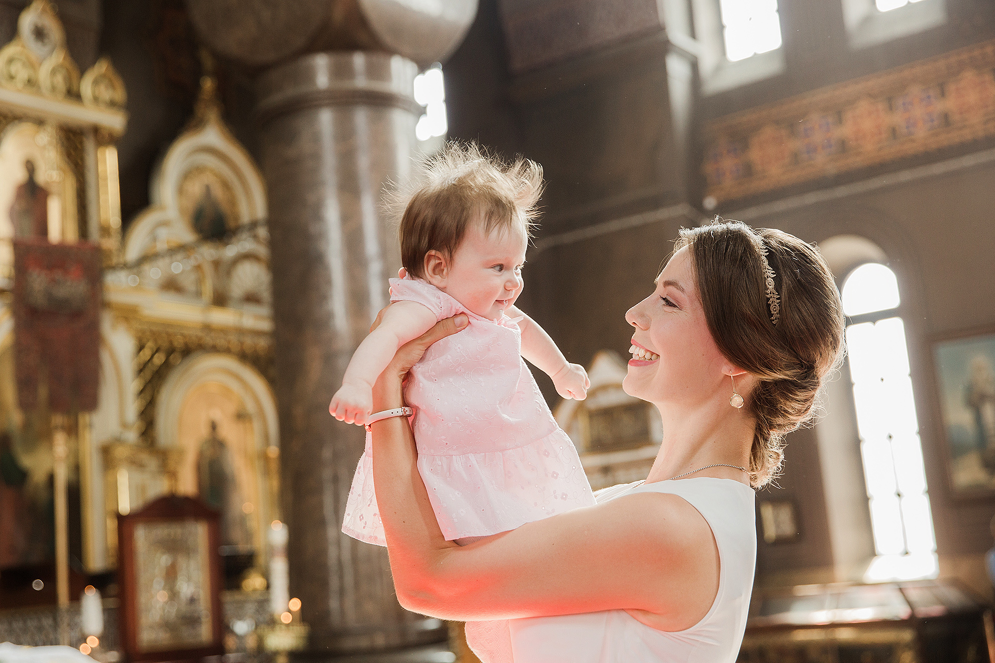 Ristiäisten kuvaus Helsinki, kastajaiset, kastetilaisuus Helsingissä