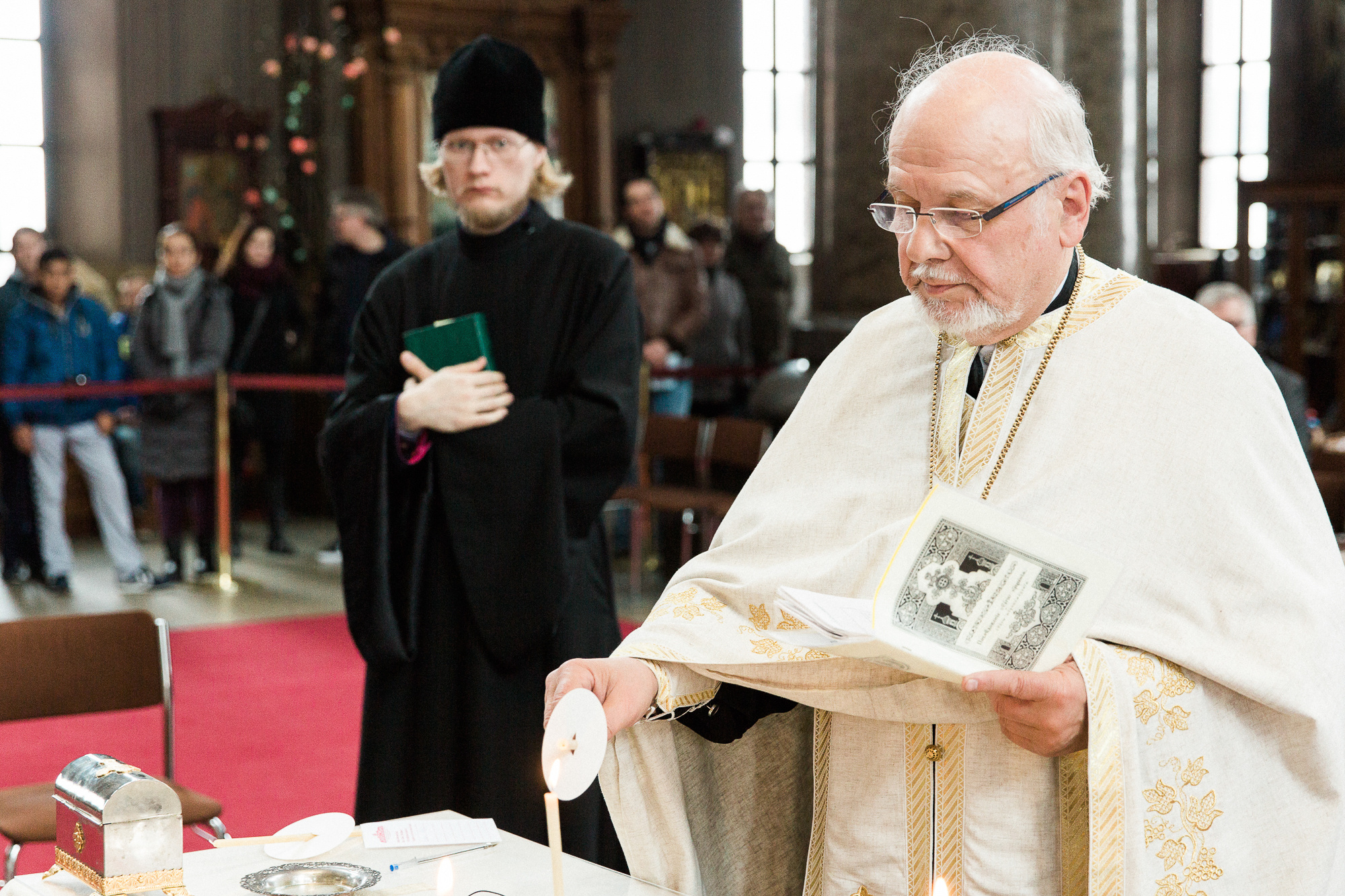 Ristiäiskuvaus Uspenskin katedraalissa Helsingissä