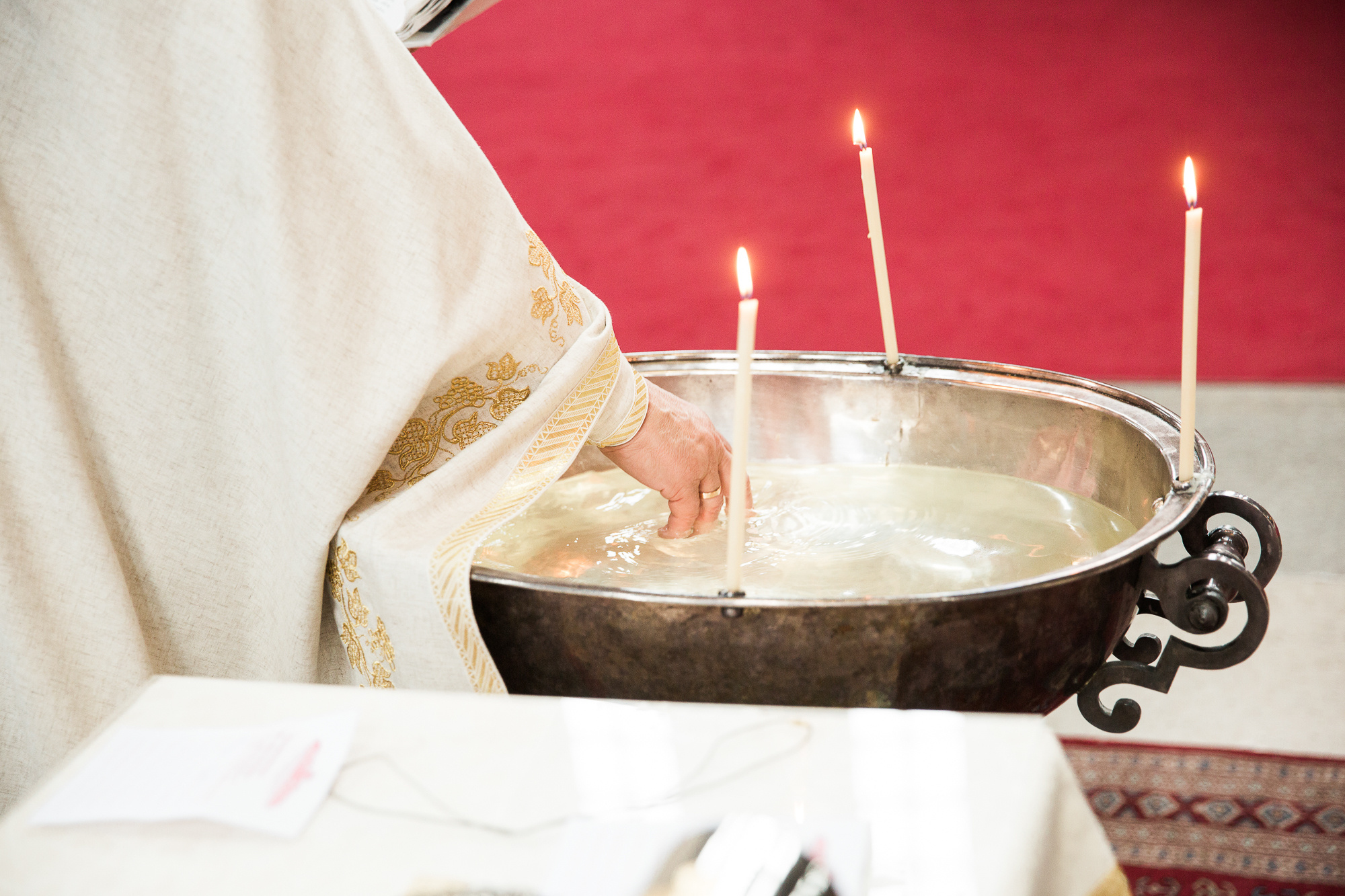 Ristiäiskuvaus Uspenskin katedraalissa Helsingissä