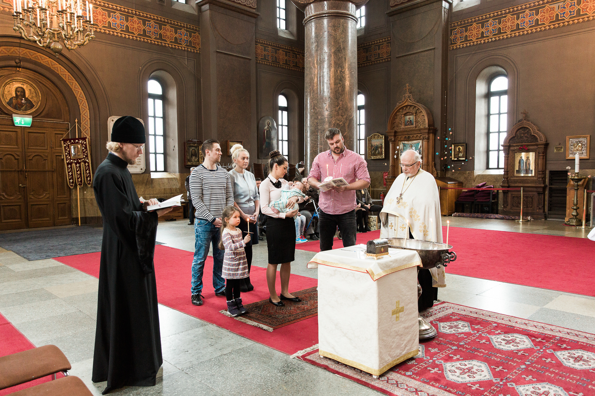 Ristiäiskuvaus Uspenskin katedraalissa Helsingissä